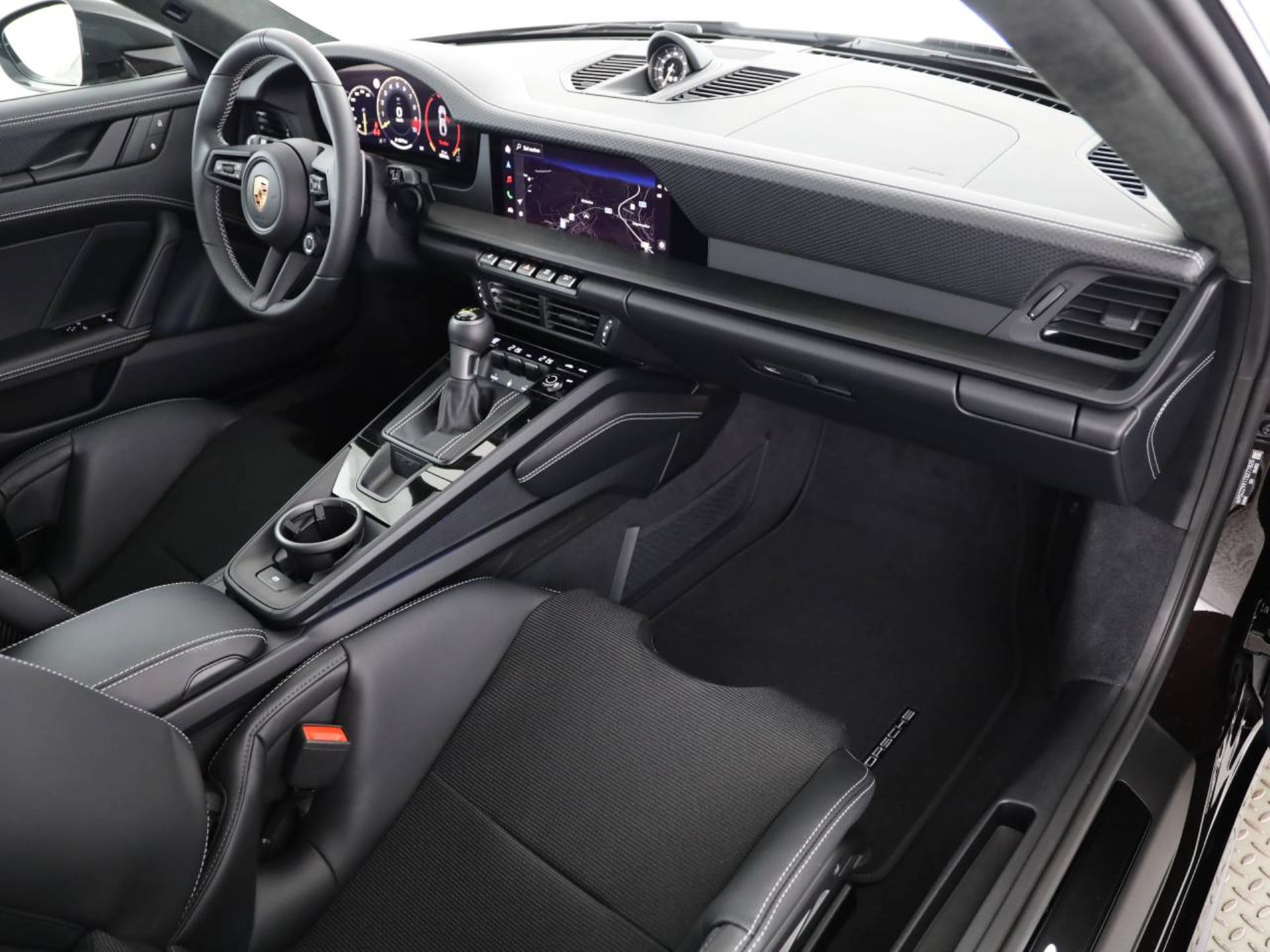 PORSCHE 911 GT3 mit Touring-Paket-image-10