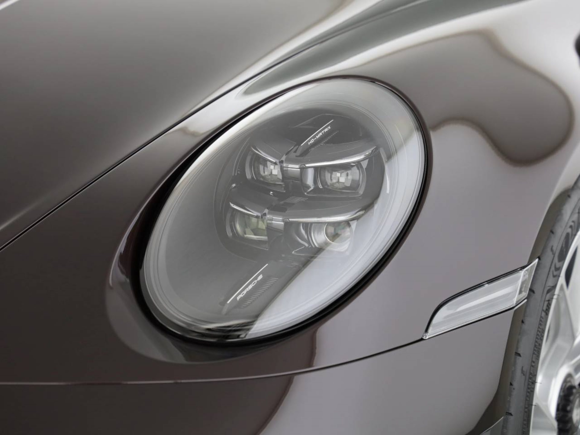 PORSCHE 911 GT3 mit Touring-Paket-image-8