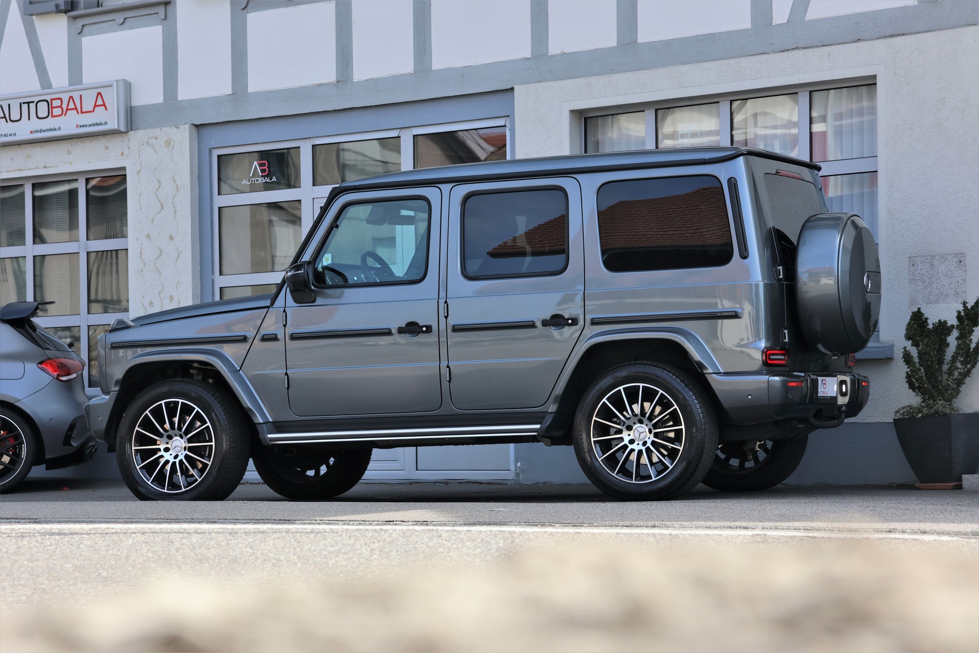 MERCEDES-BENZ G 350 d AMG Line 9G-Tronic (CH) "Manufaktur"-image-3