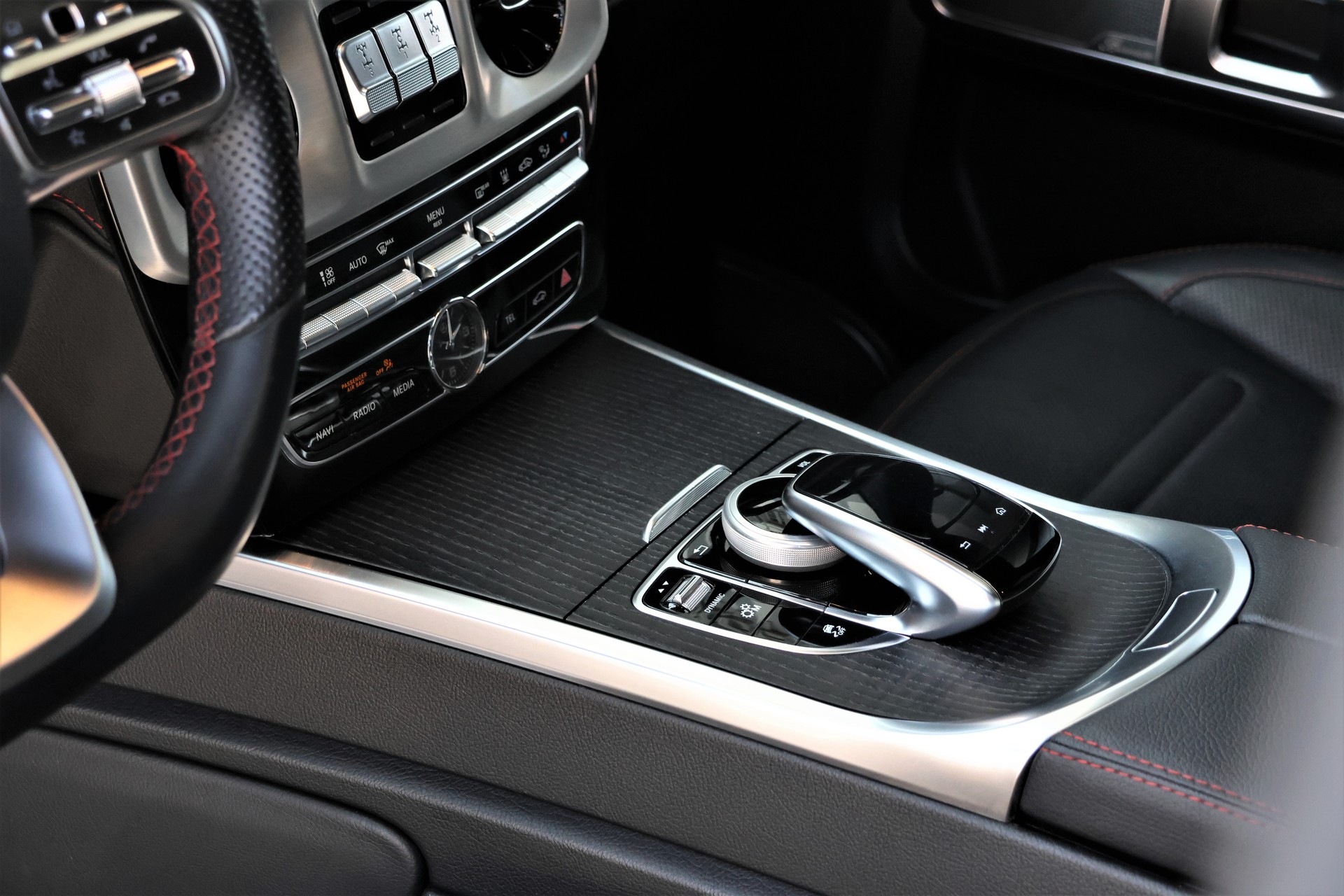 MERCEDES-BENZ G 350 d AMG Line 9G-Tronic (CH) "Manufaktur"-image-11