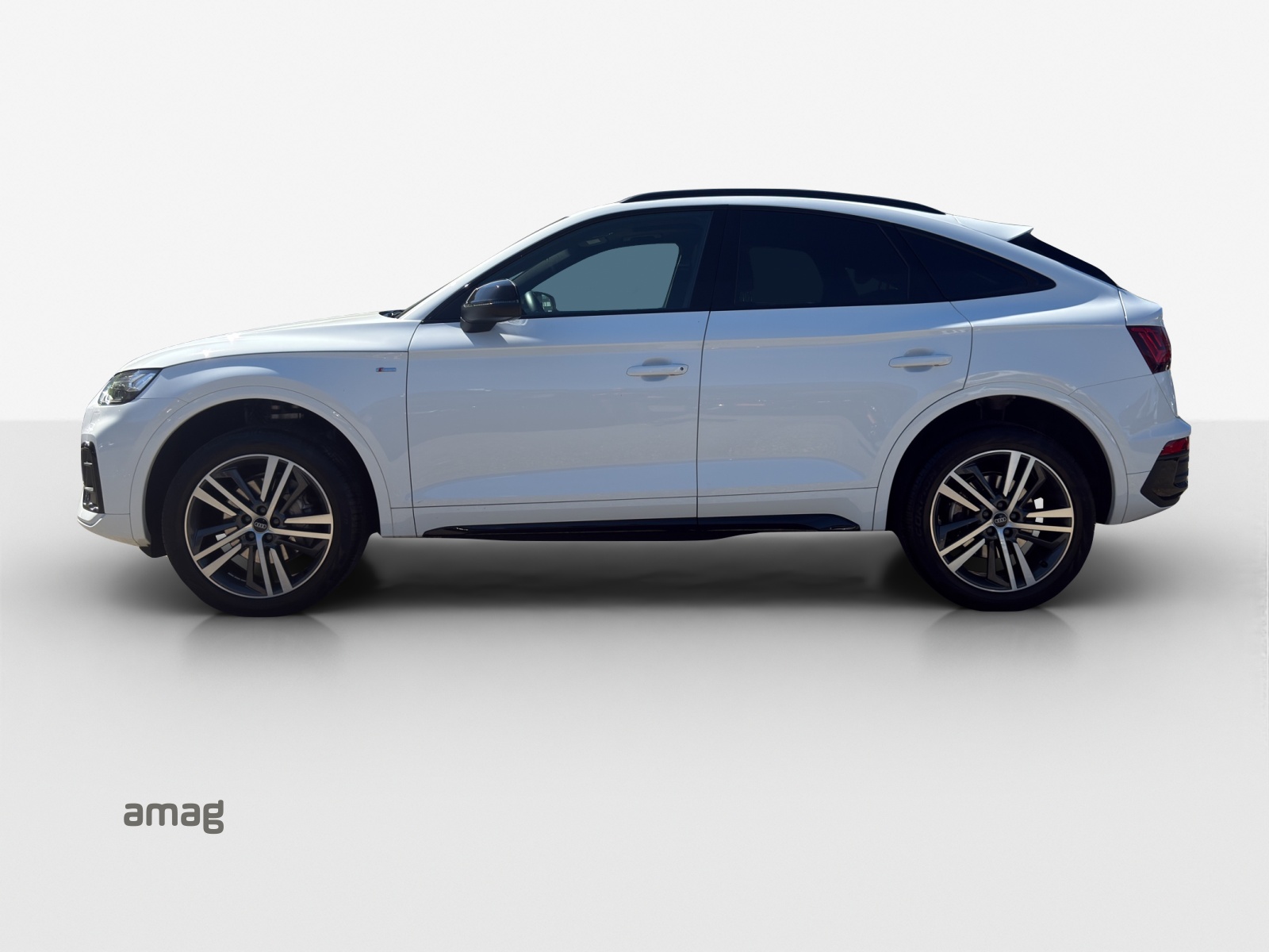 AUDI Q5 Sportback 40 TDI Blackedition quattro S-tronic-image-1