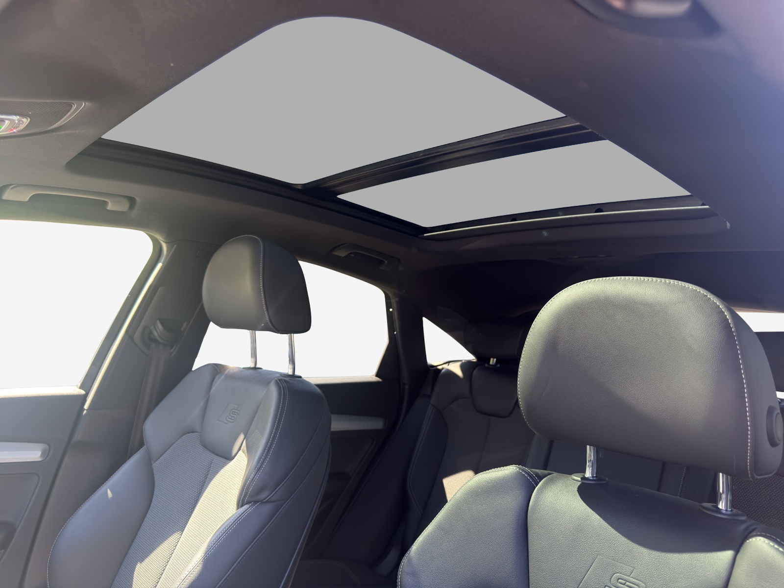 AUDI Q5 Sportback 40 TDI Blackedition quattro S-tronic-image-11