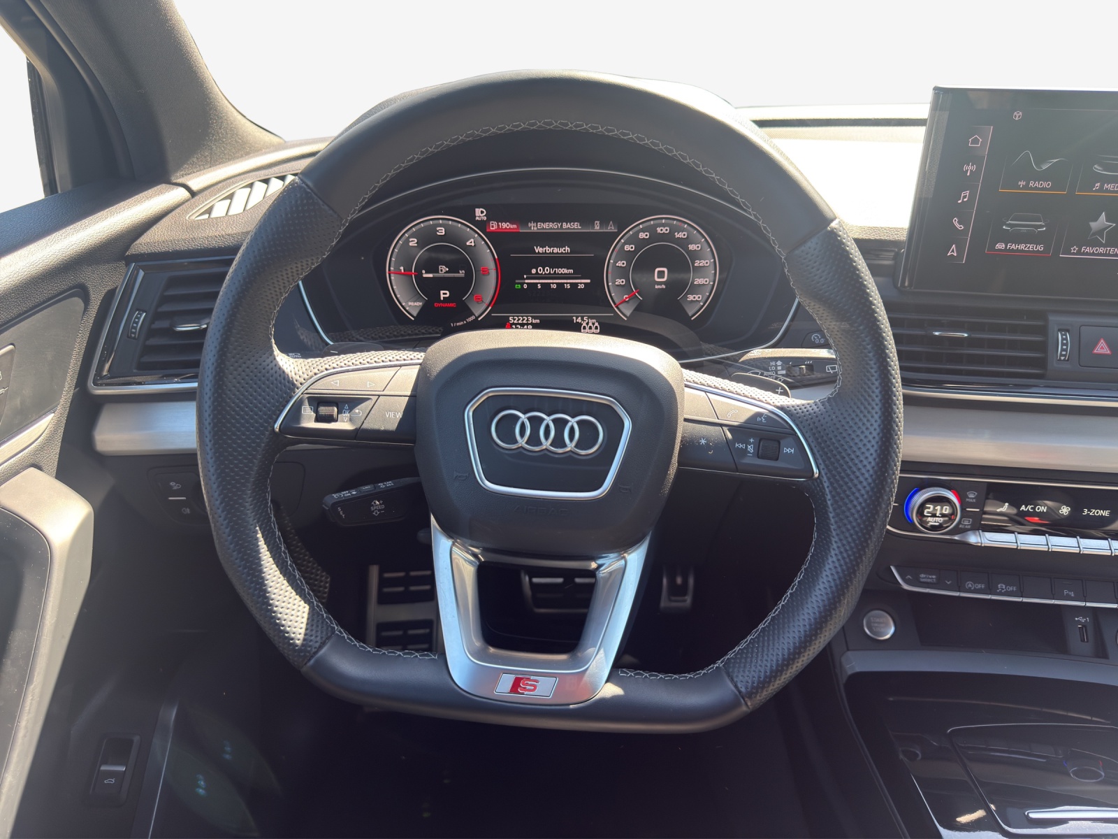 AUDI Q5 Sportback 40 TDI Blackedition quattro S-tronic-image-9