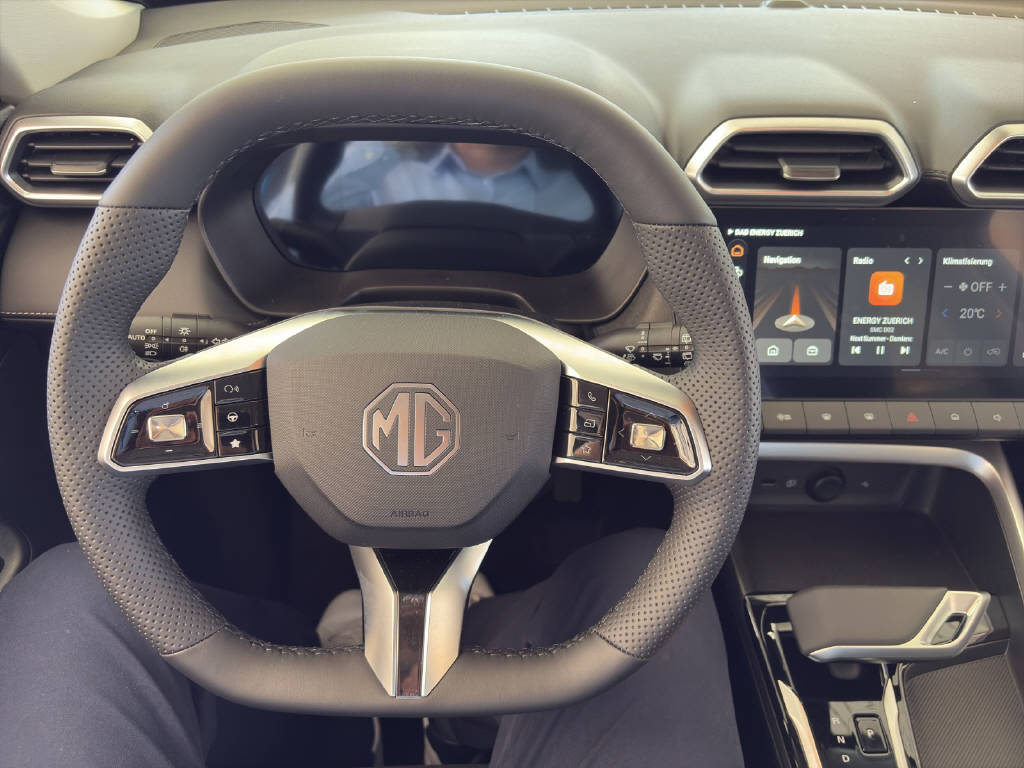 MG ZS 1.5 Hybrid+ Luxury-image-5