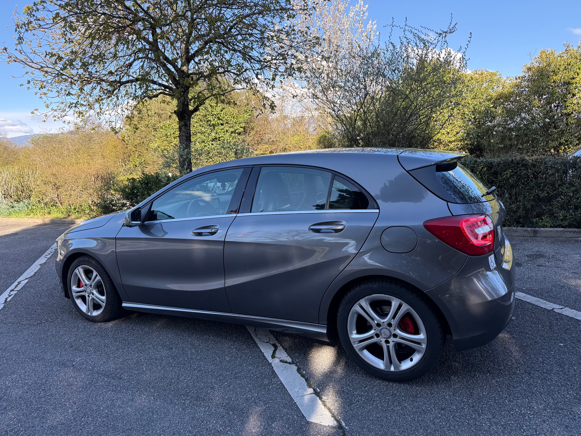 MERCEDES-BENZ A 180 7G-DCT-image-7