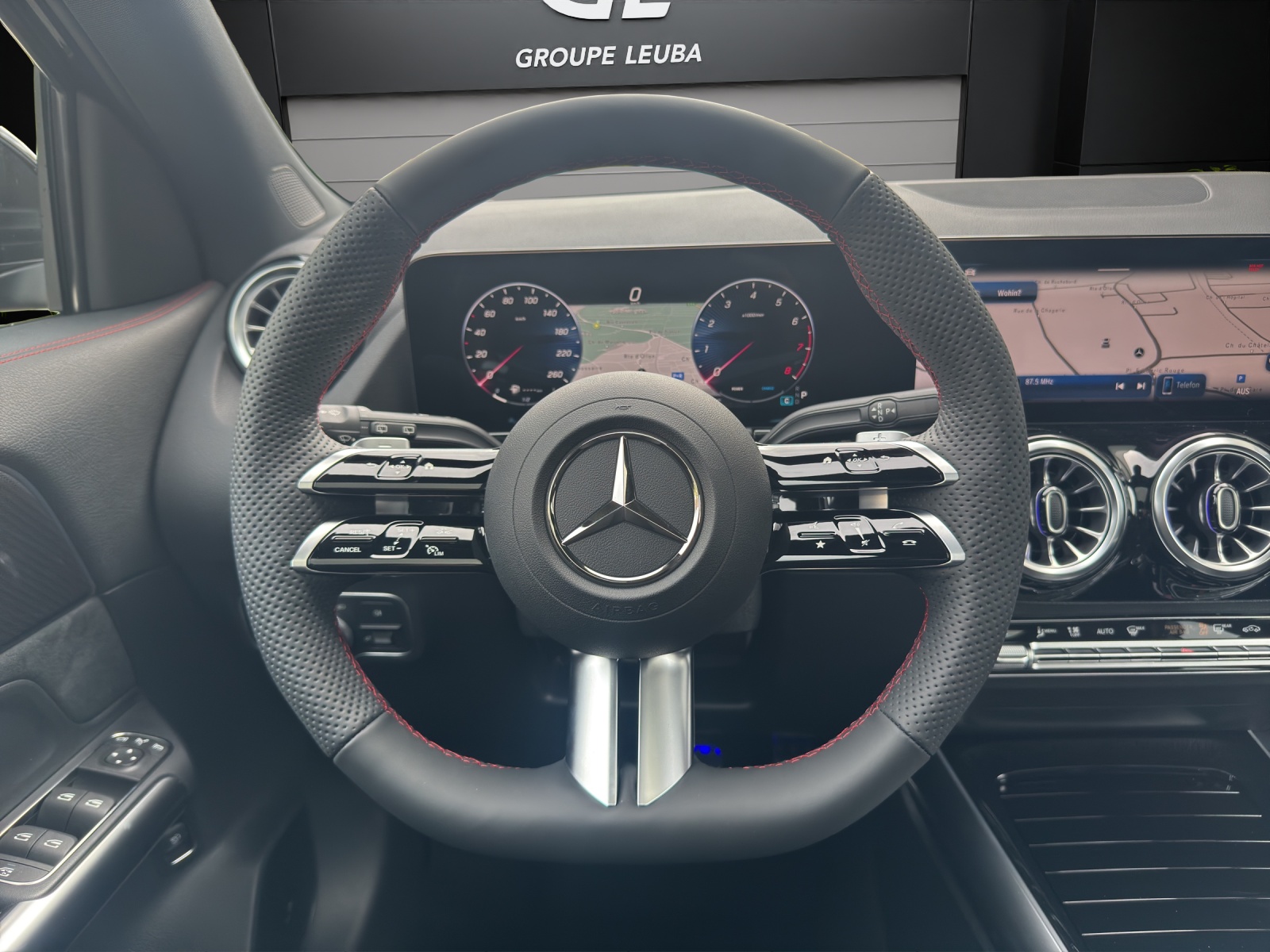 Image MERCEDES-BENZ GLA-220 GLA 220d 4Matic 8G-DCTSwiss Star