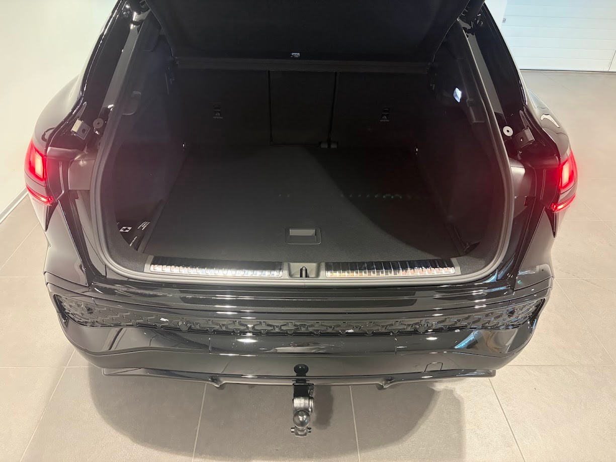 AUDI Q3 Sportback 110 kW TFSI S tronic-image-12