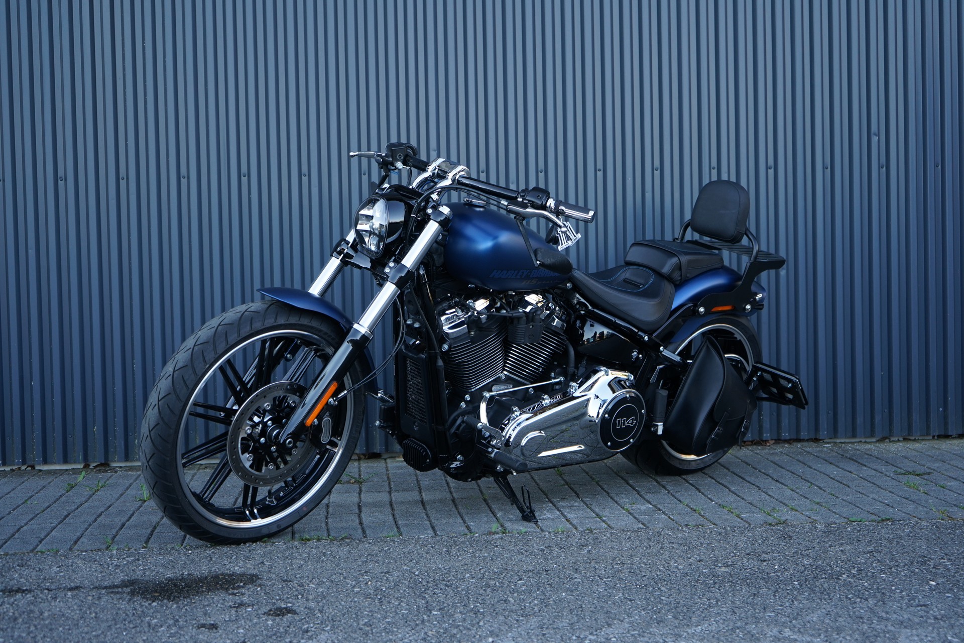HARLEY-DAVIDSON FXBRS Breakout 114 ABS-showroom-element-1