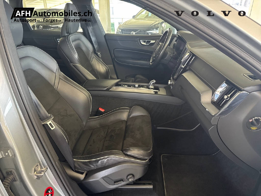 VOLVO XC60 2.0 T8 TE XCENTRIC eAWD-image-8