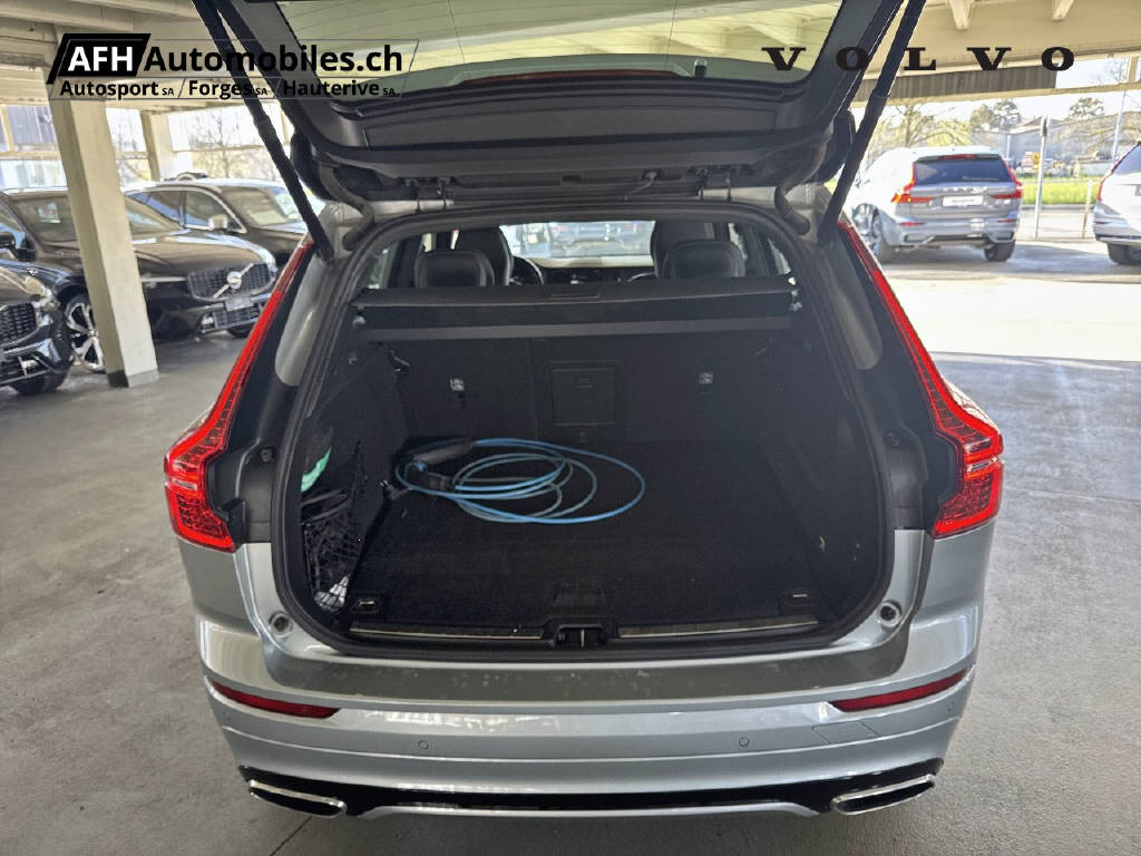 VOLVO XC60 2.0 T8 TE XCENTRIC eAWD-image-9
