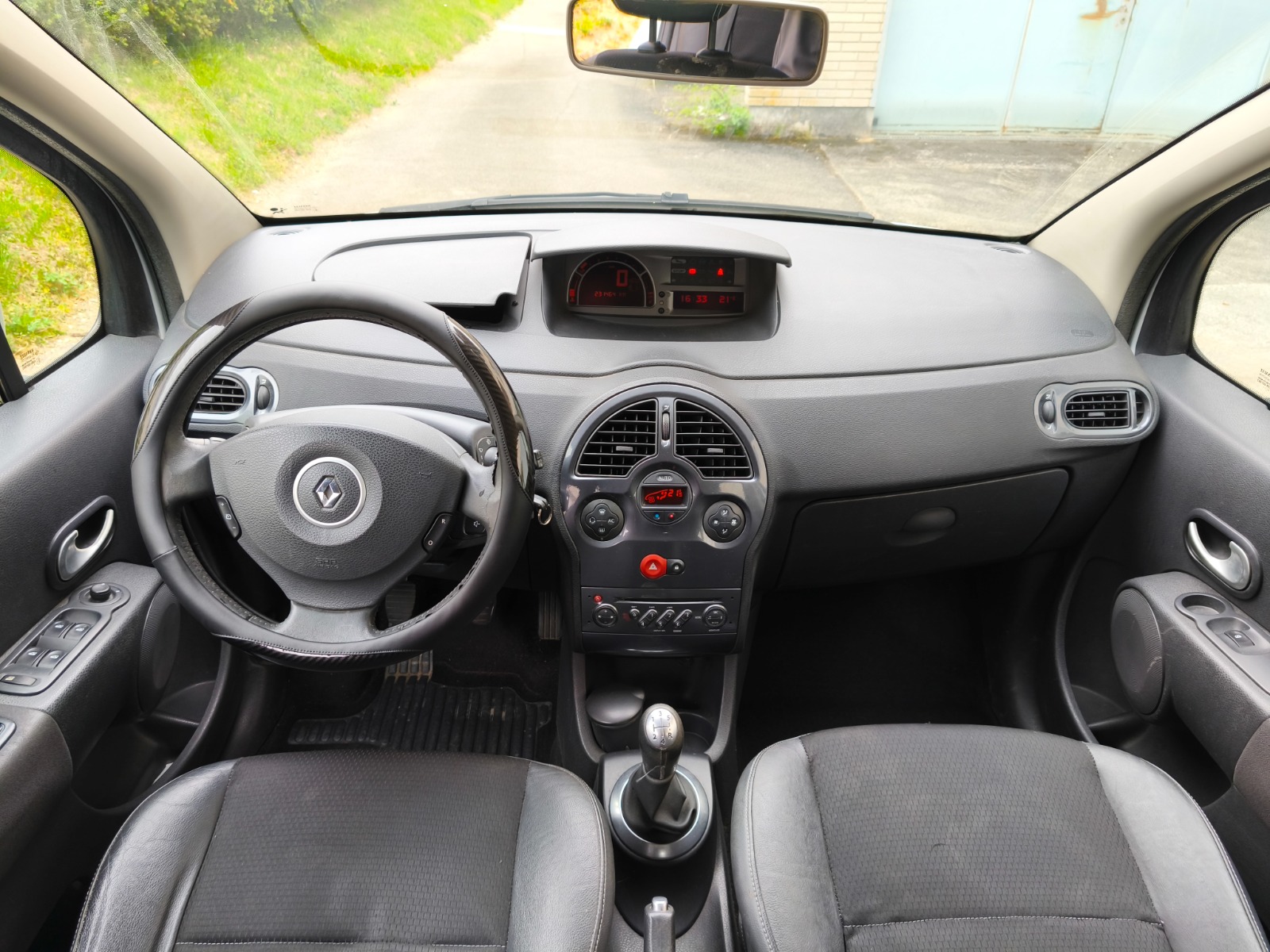 RENAULT Modus 1.2 16V T Dynamique-image-6