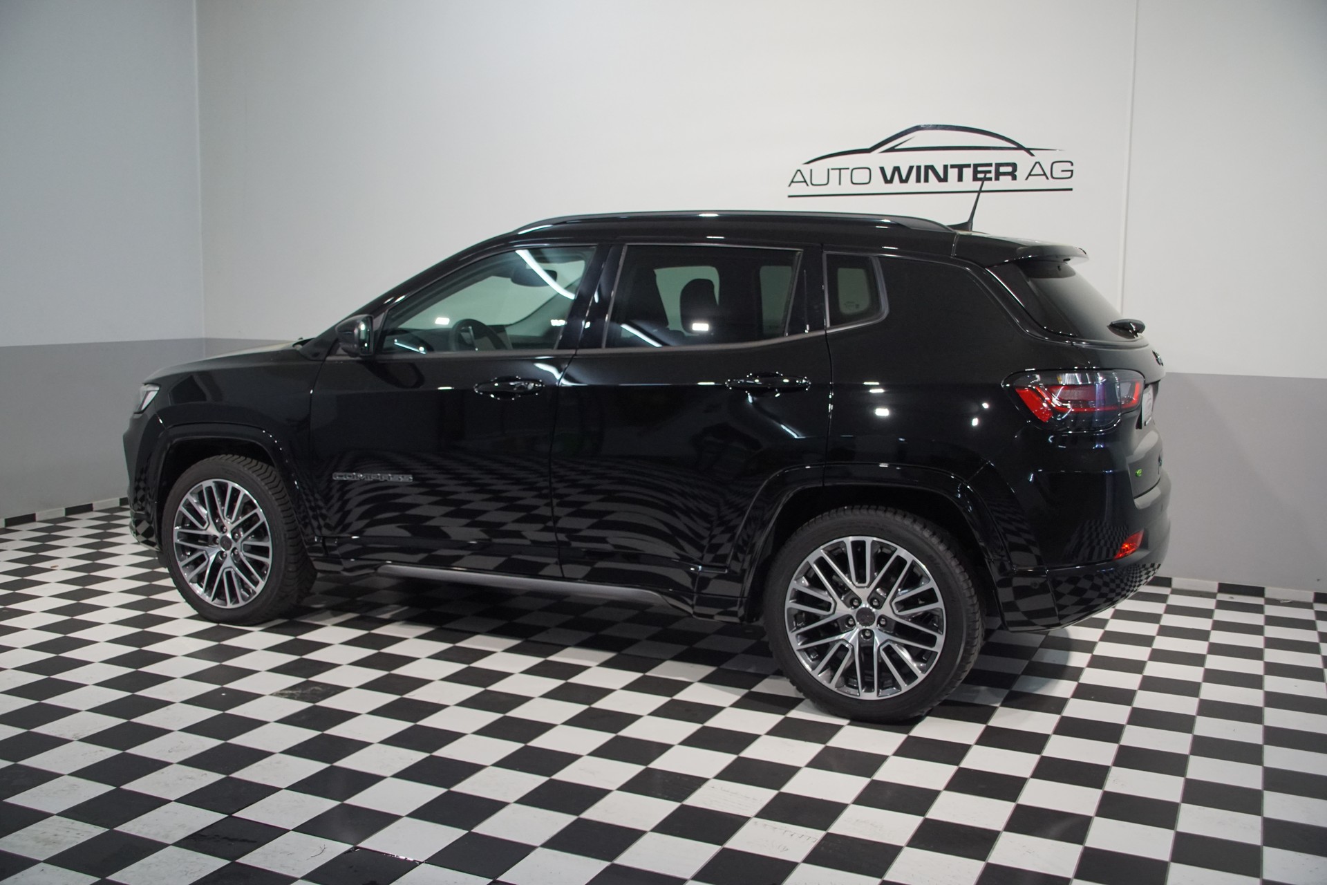 JEEP Compass 4x2 1.5 T MHEV Summit **SWISS**-image-8