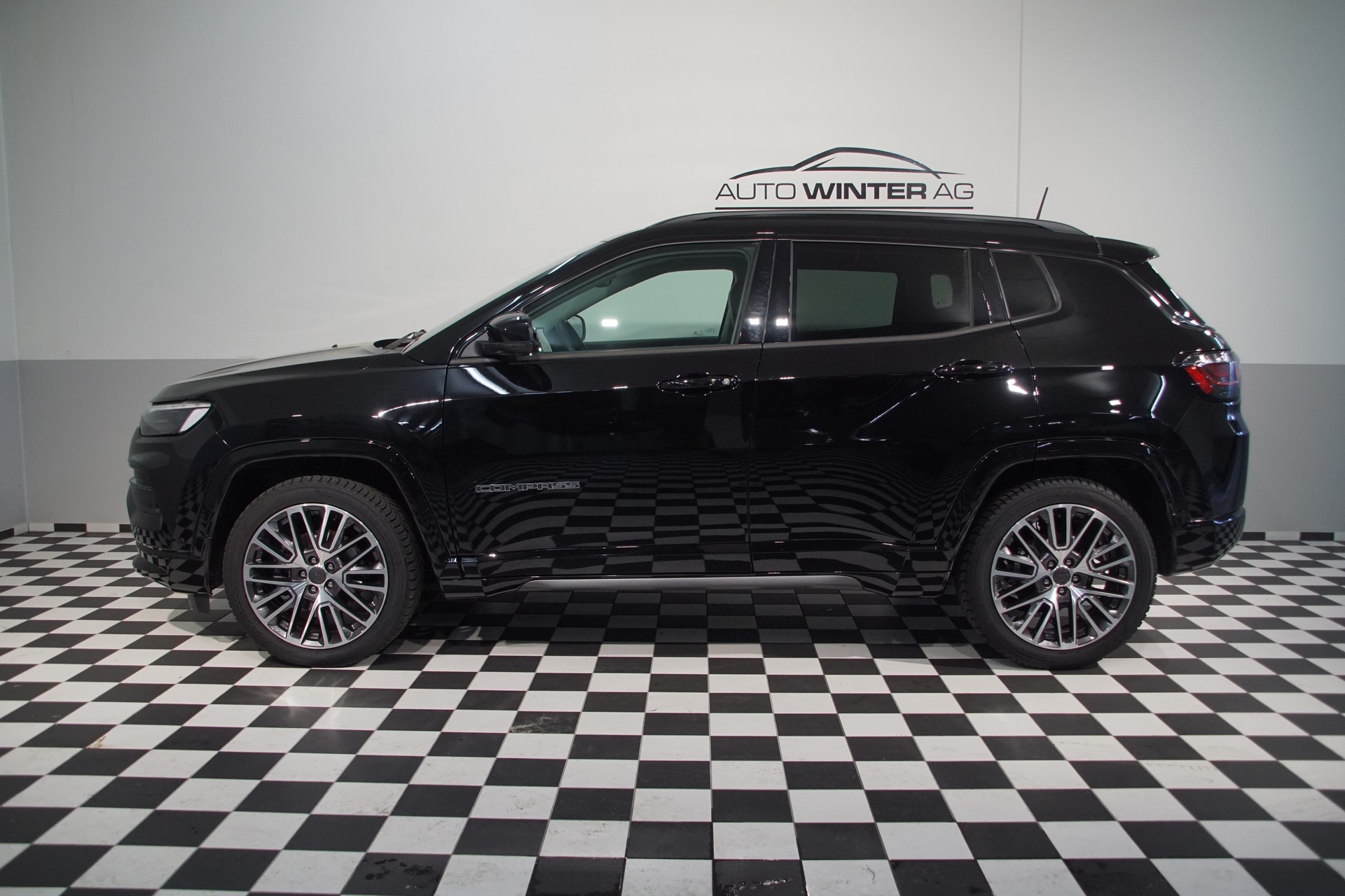 JEEP Compass 4x2 1.5 T MHEV Summit **SWISS**-image-9
