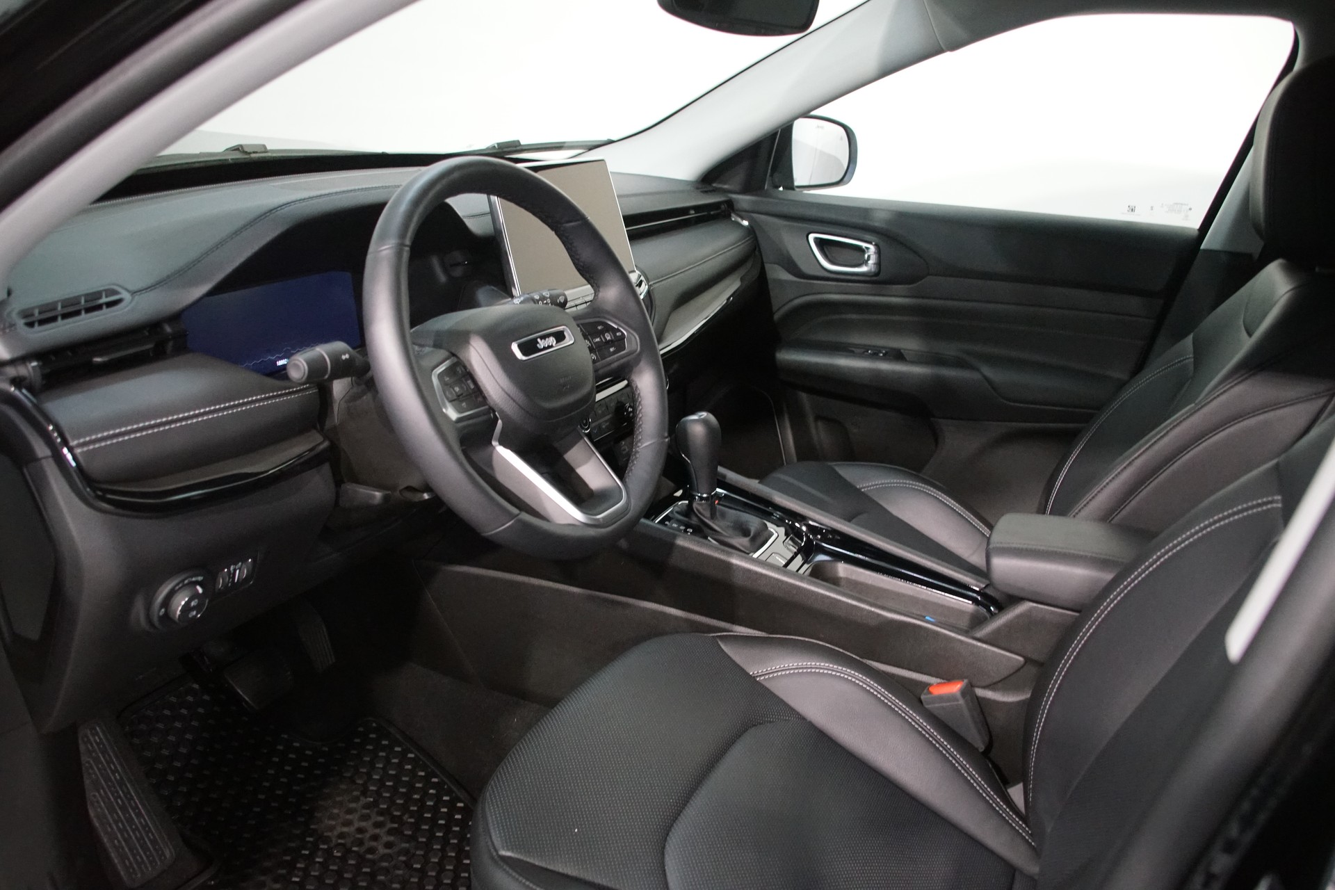 JEEP Compass 4x2 1.5 T MHEV Summit **SWISS**-image-10