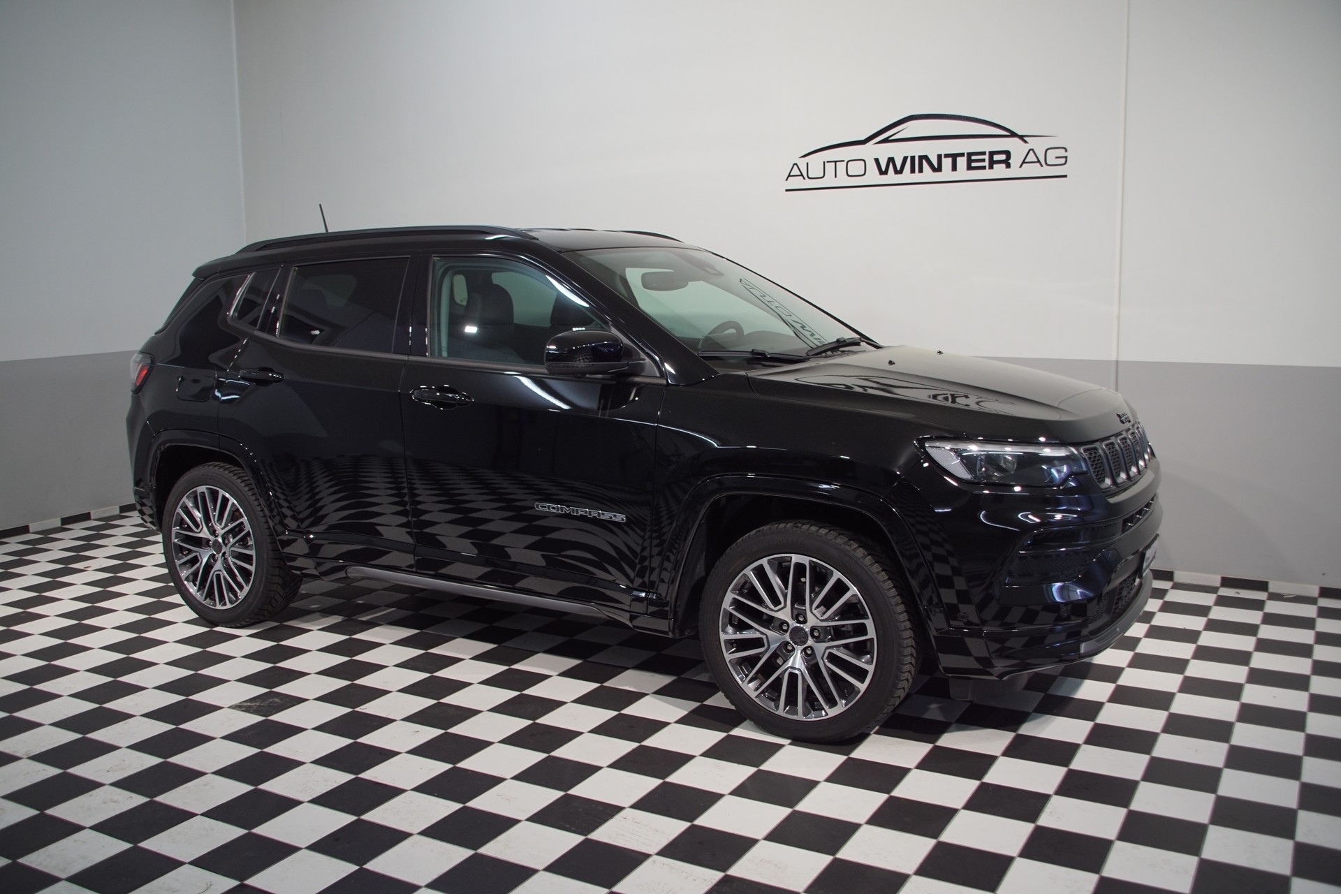 JEEP Compass 4x2 1.5 T MHEV Summit **SWISS**-image-2