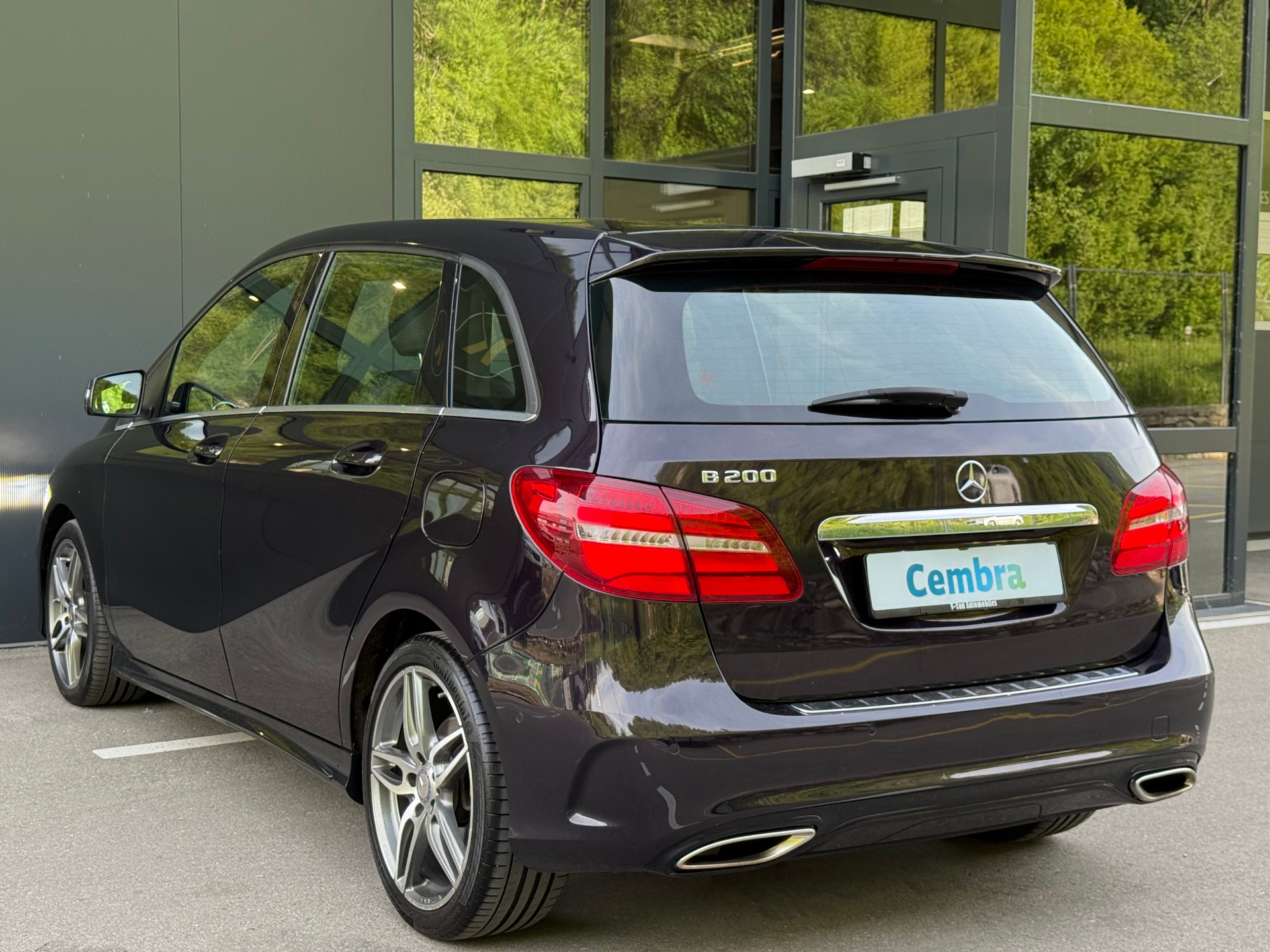 MERCEDES-BENZ B 200 AMG Line 7G-DCT-image-5