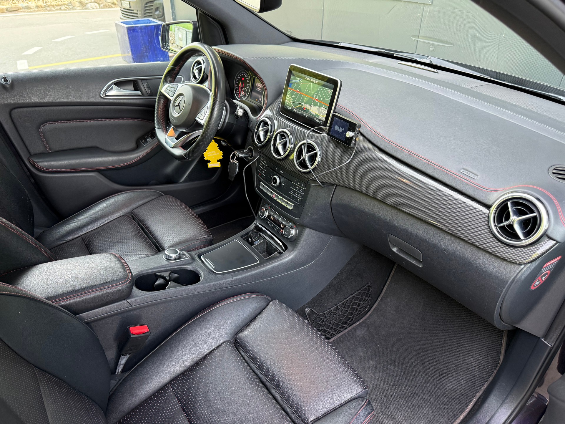 MERCEDES-BENZ B 200 AMG Line 7G-DCT-image-11