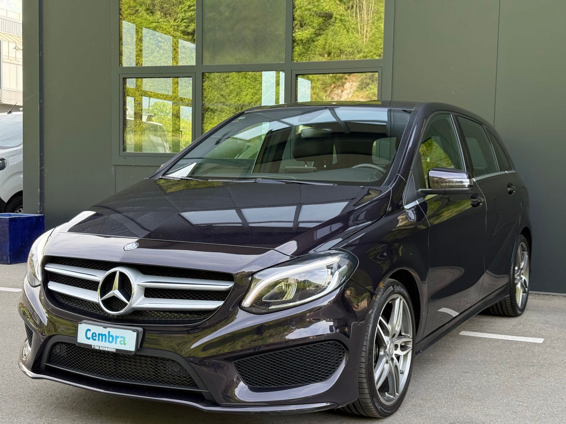 MERCEDES-BENZ B 200 AMG Line 7G-DCT-showroom-element-1
