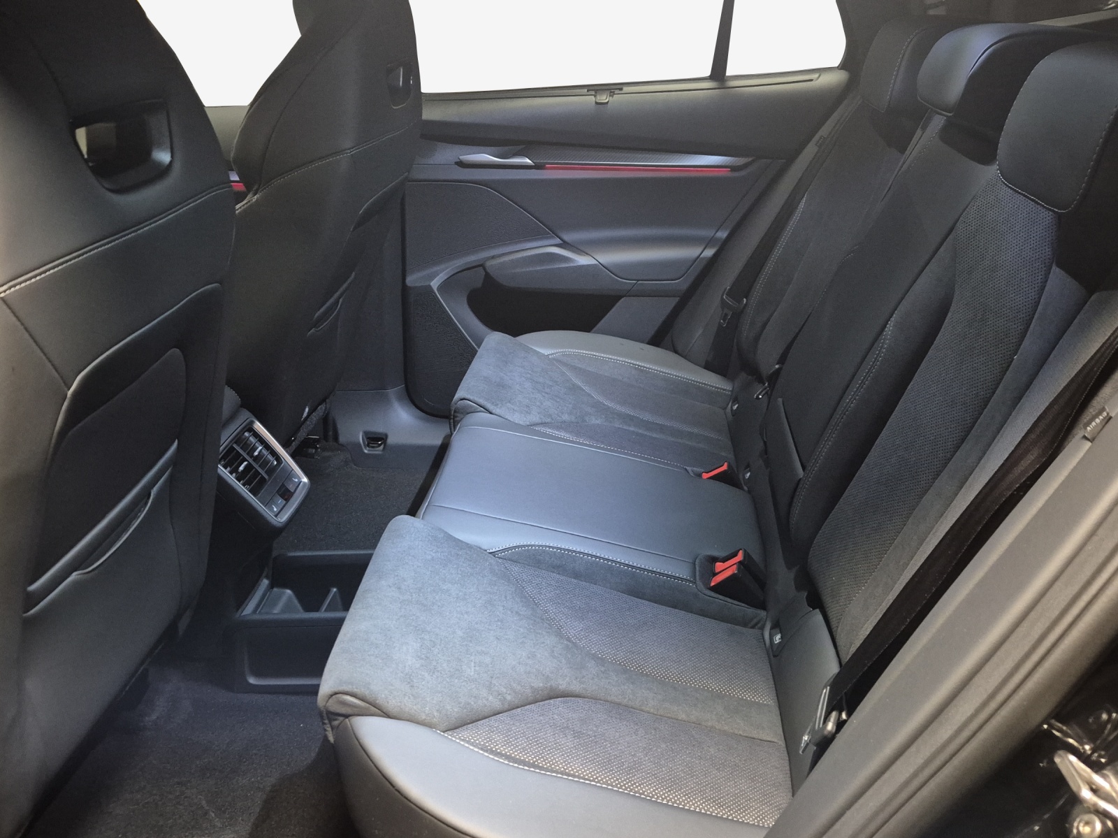 SKODA Enyaq 85x Sportline 4x4-image-11