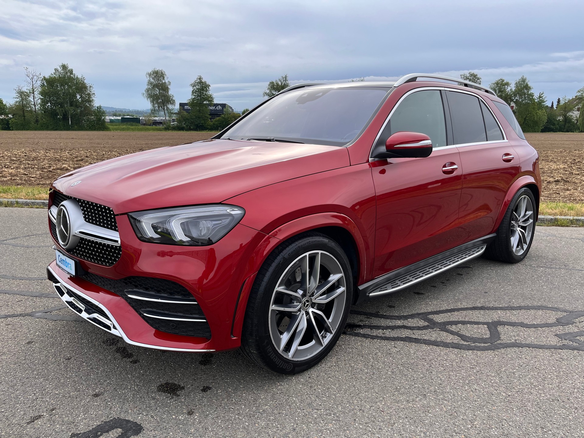 MERCEDES-BENZ GLE 300 d 4Matic AMG Line 9G-Tronic * UMFANGREICHE AUSSTATTUNG - DESIGNO HYAZINTHROT METALLIC *-showroom-element-1