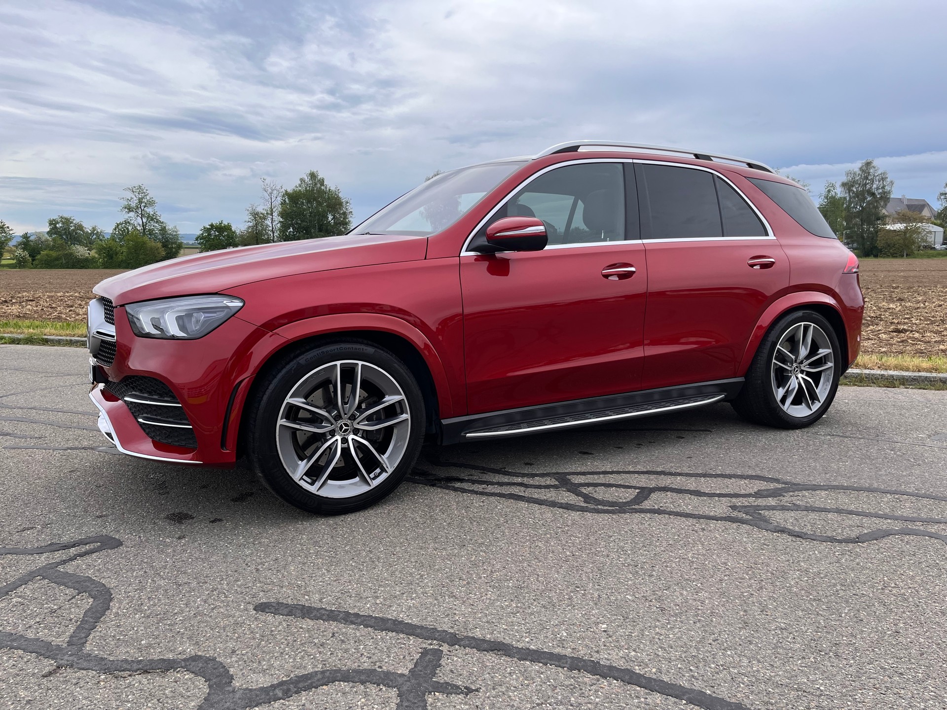 MERCEDES-BENZ GLE 300 d 4Matic AMG Line 9G-Tronic * UMFANGREICHE AUSSTATTUNG - DESIGNO HYAZINTHROT METALLIC *-showroom-element-2