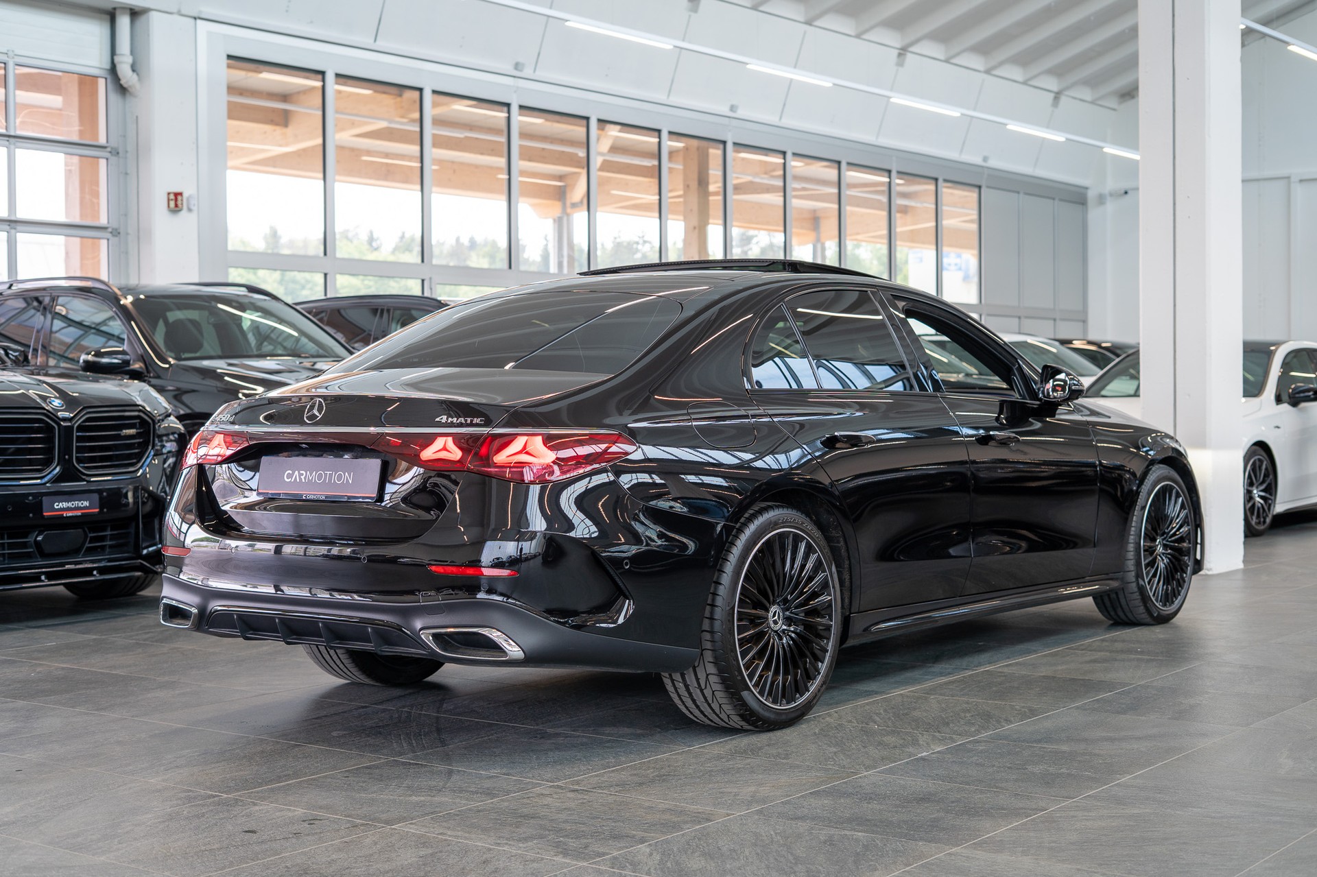 MERCEDES-BENZ E 450 d AMG Line 4matic / Hyperscreen / Panorama / 360°Kamera-image-3