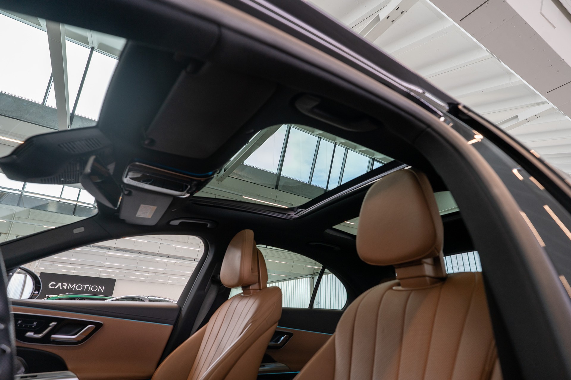 MERCEDES-BENZ E 450 d AMG Line 4matic / Hyperscreen / Panorama / 360°Kamera-image-9