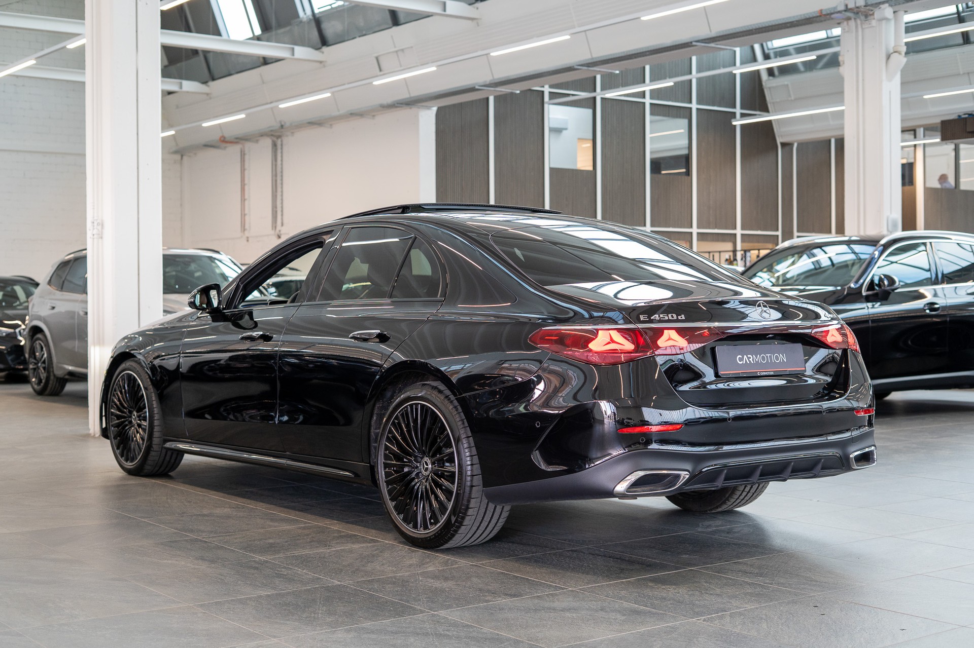 MERCEDES-BENZ E 450 d AMG Line 4matic / Hyperscreen / Panorama / 360°Kamera-image-7