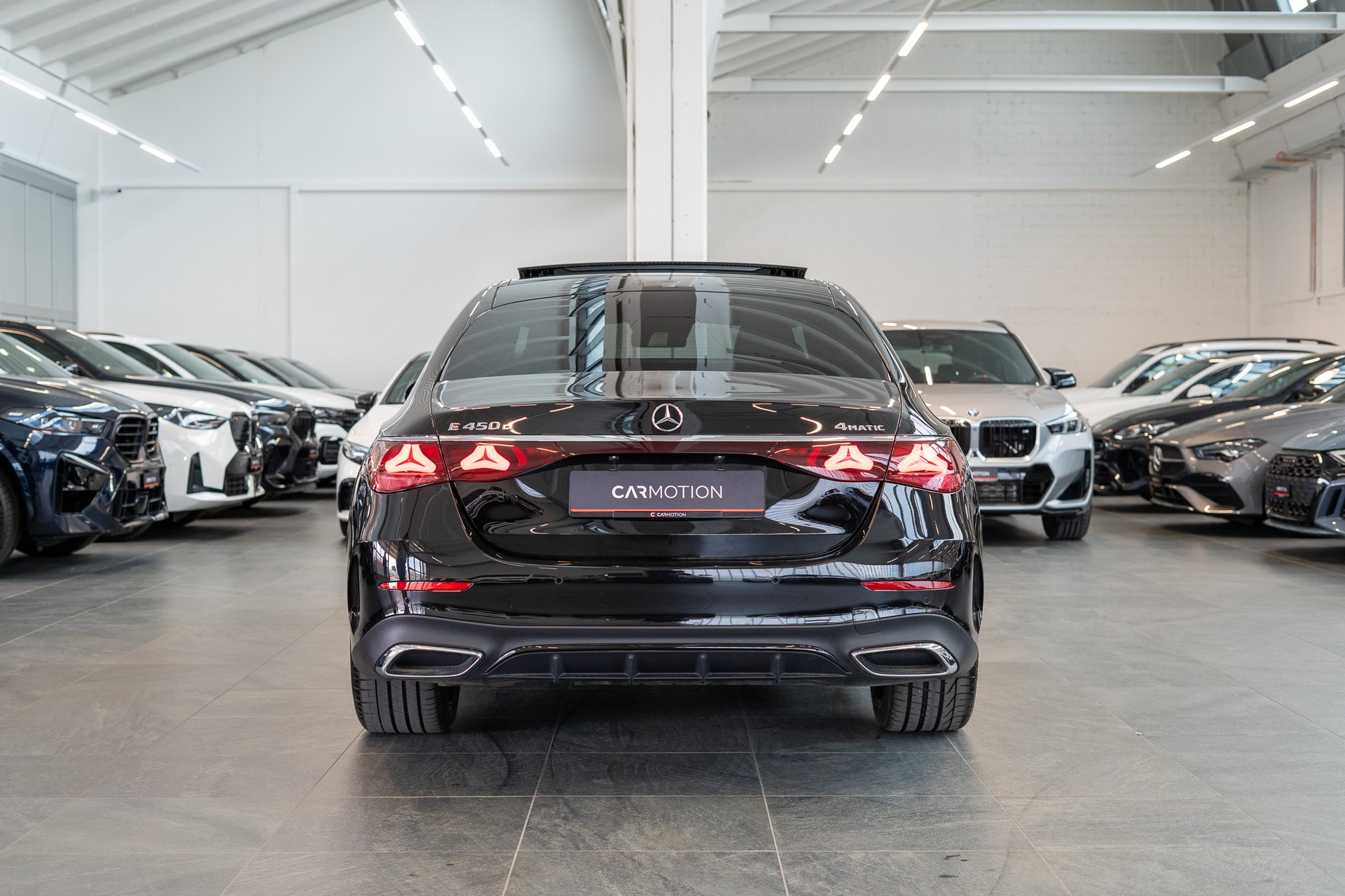 MERCEDES-BENZ E 450 d AMG Line 4matic / Hyperscreen / Panorama / 360°Kamera-image-4