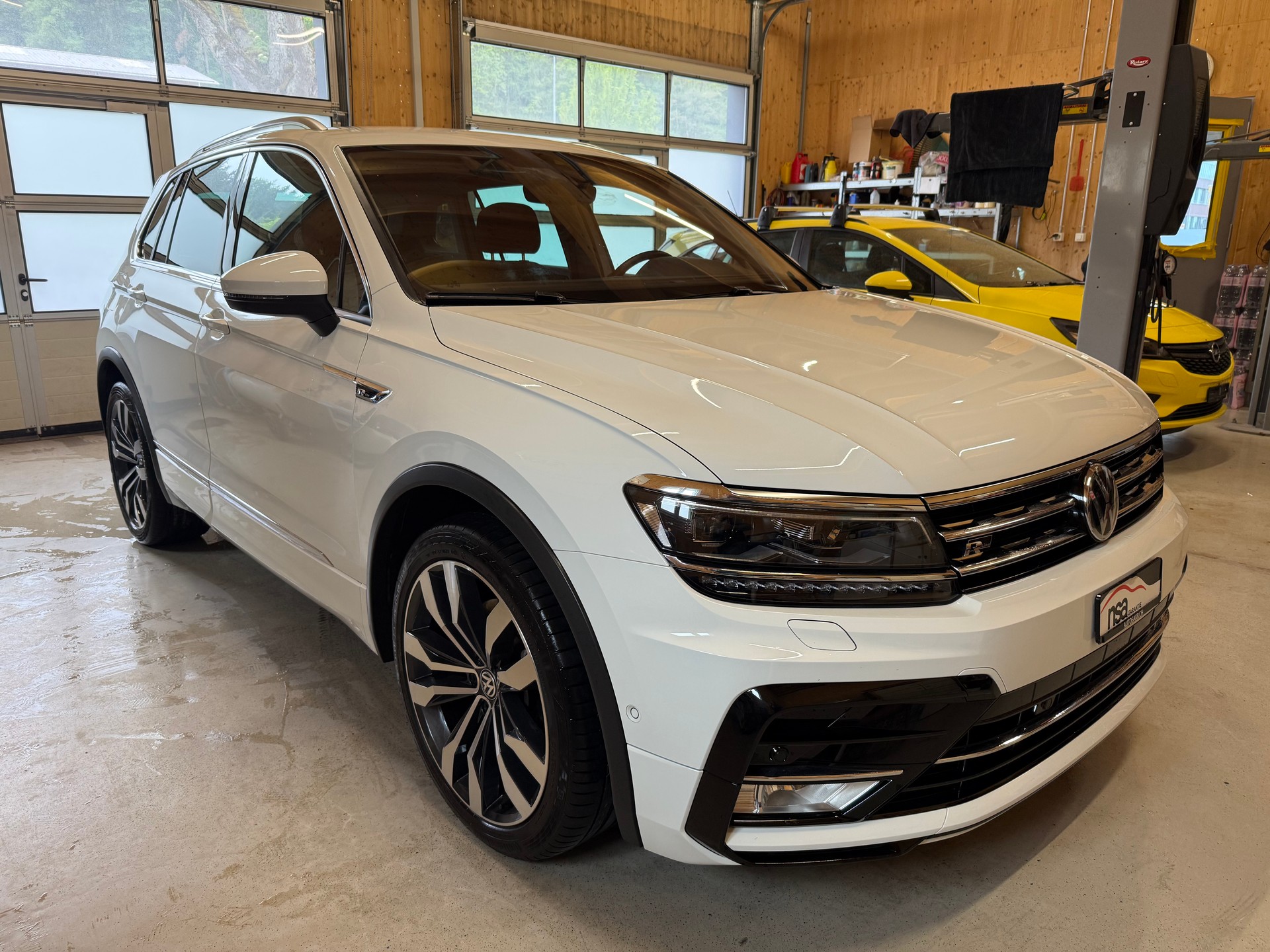VW Tiguan 2.0TSI Highline 4Motion DSG-image-2