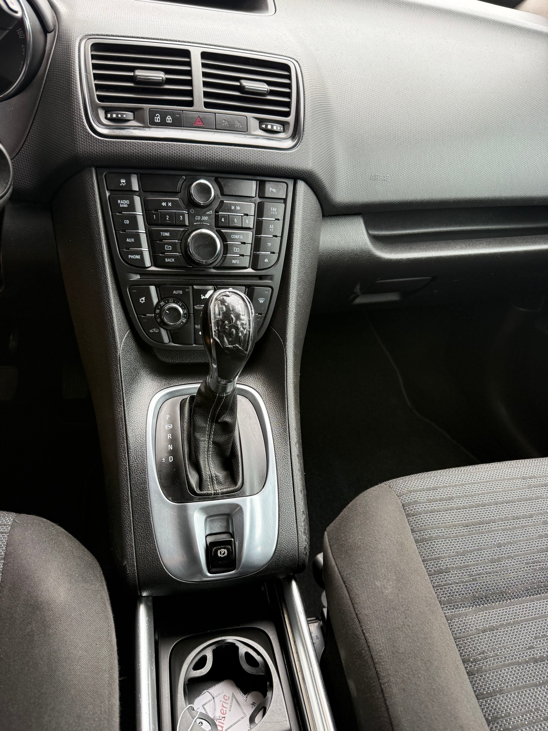 OPEL Meriva 1.4 Turbo Cosmo Automatic-image-6