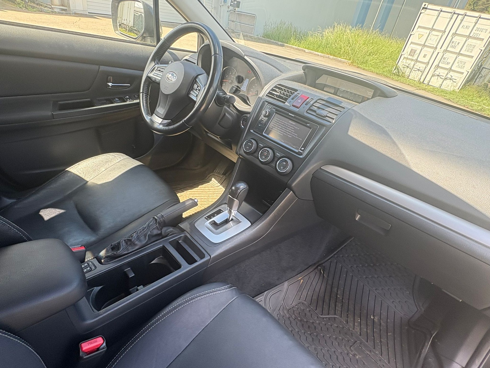 SUBARU XV 2.0 Swiss Three AWD CVT-image-9