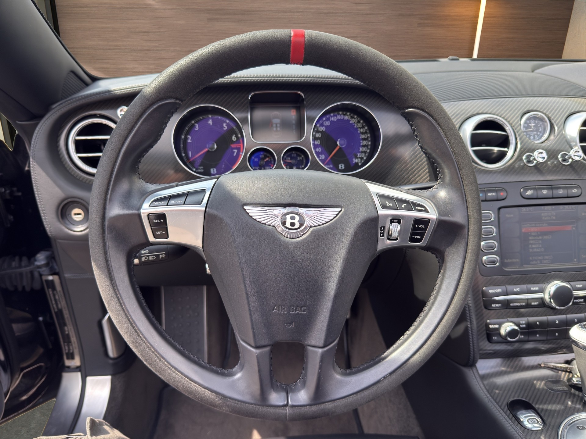 BENTLEY Continental Supersports Convertible 6.0-image-9