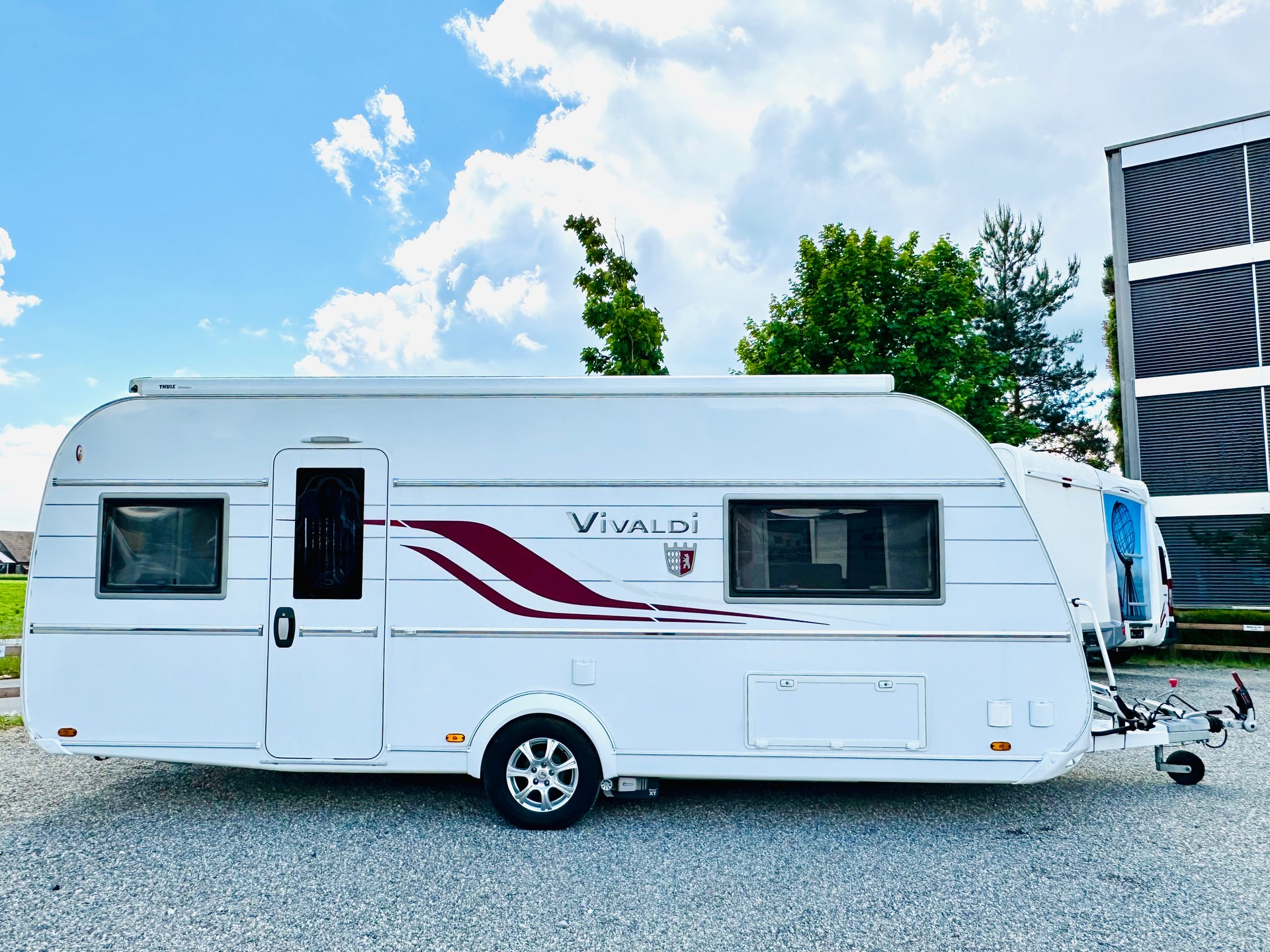 TABBERT VIVALDI ***NEUWERTIGER ZUSTAND***LÄNGSBETT ***MOVER***SOLAR***TV mit aut. SAT***-showroom-element-1