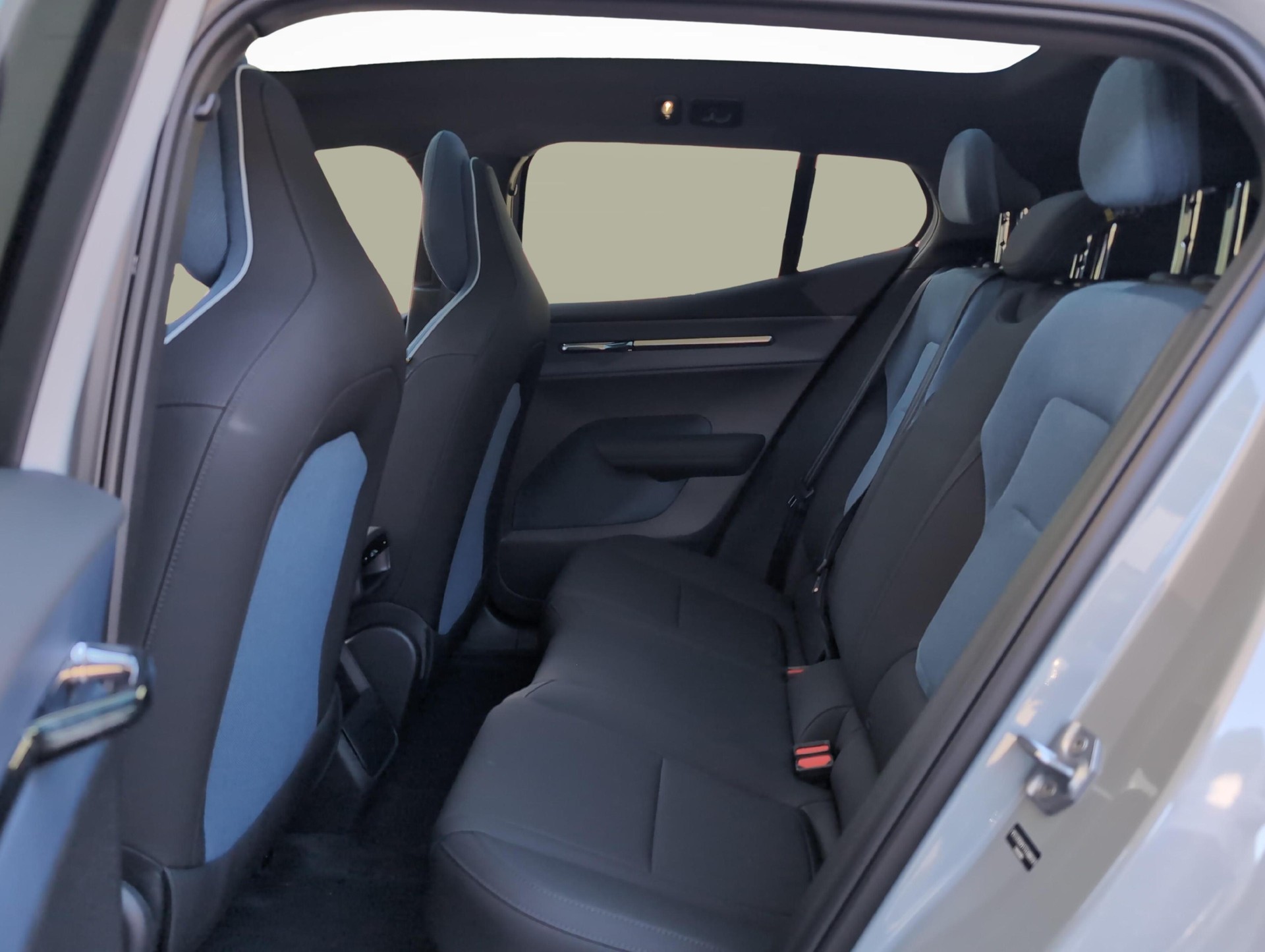 VOLVO EX30 CC E60 Twin Performance AWD-image-10