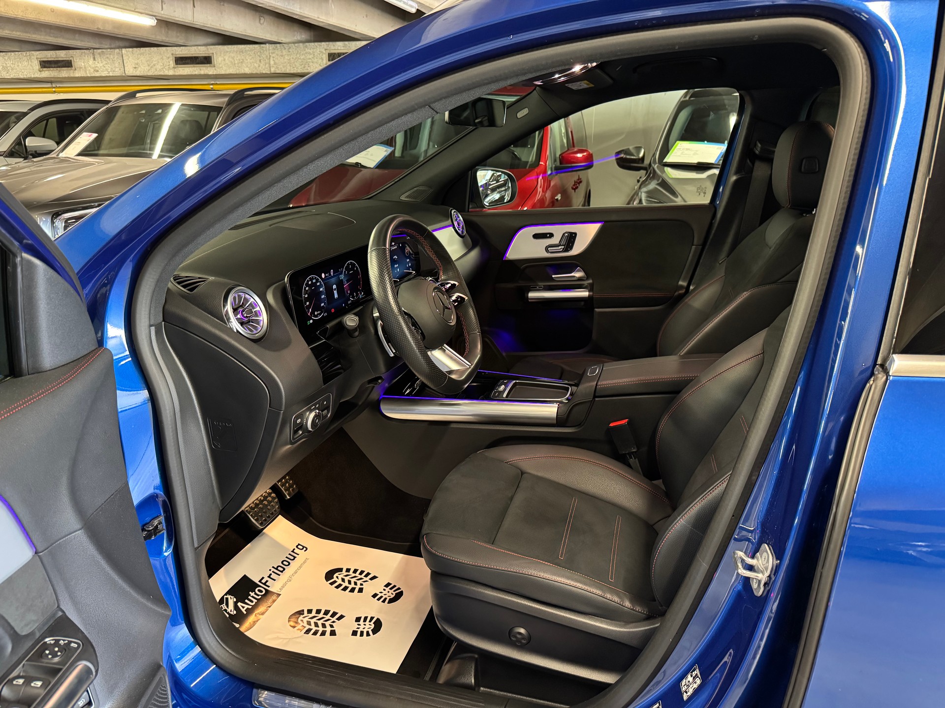 MERCEDES-BENZ GLA 220d AMG Line 4Matic 8G-DCT-showroom-element-3