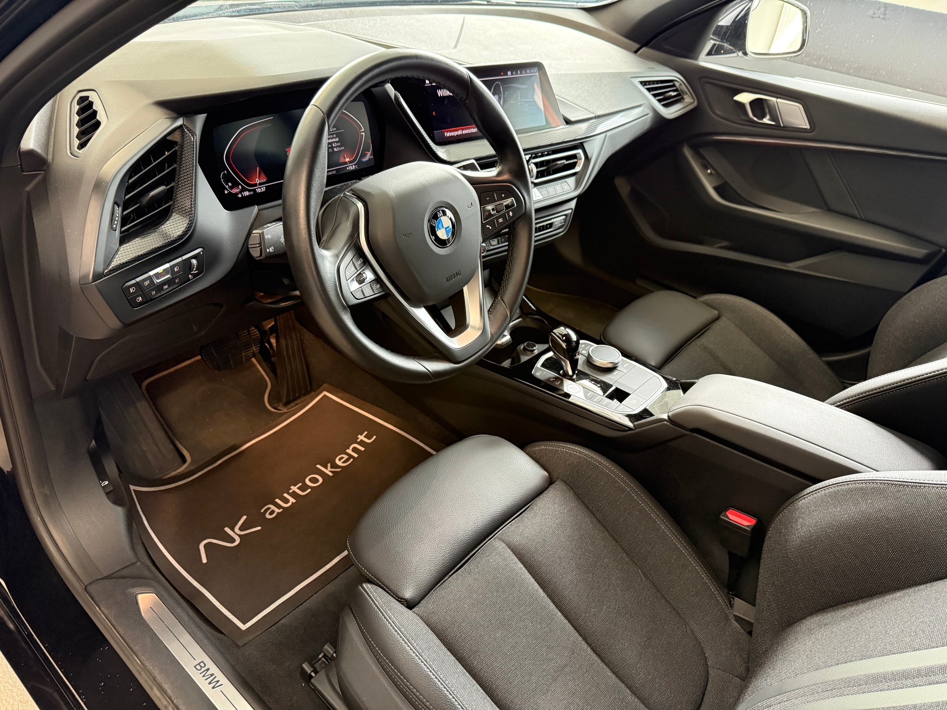 BMW 120i Sport Line Steptronic-image-6