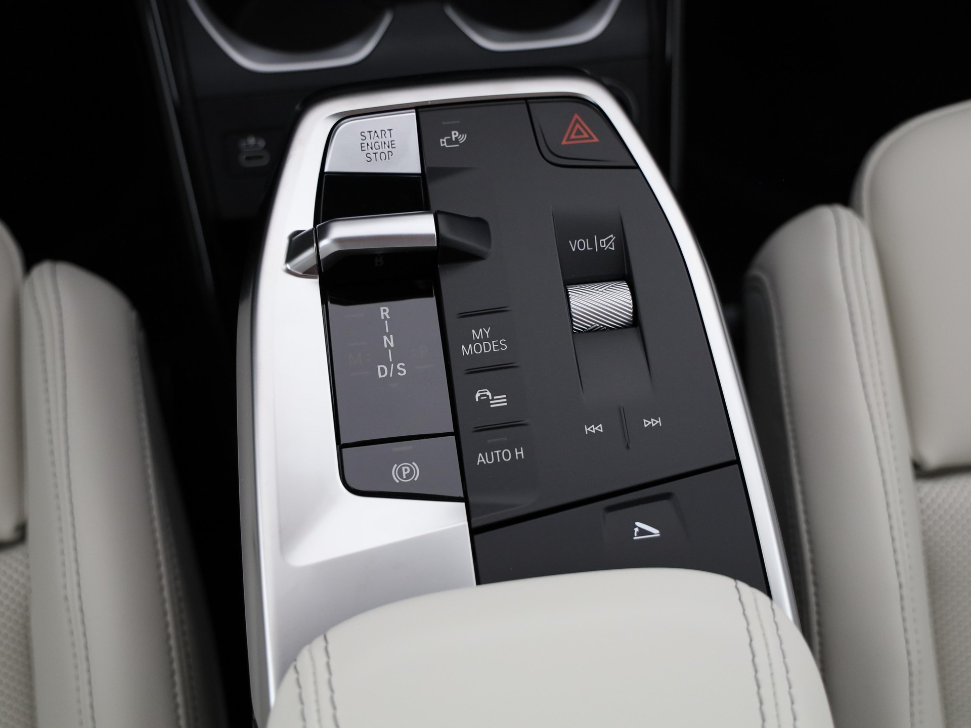 BMW X1 30e xDrive-image-16