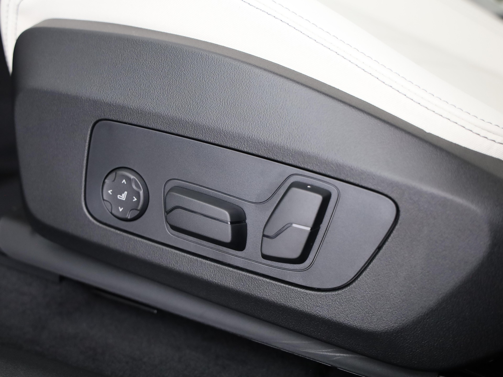 BMW X1 30e xDrive-image-11
