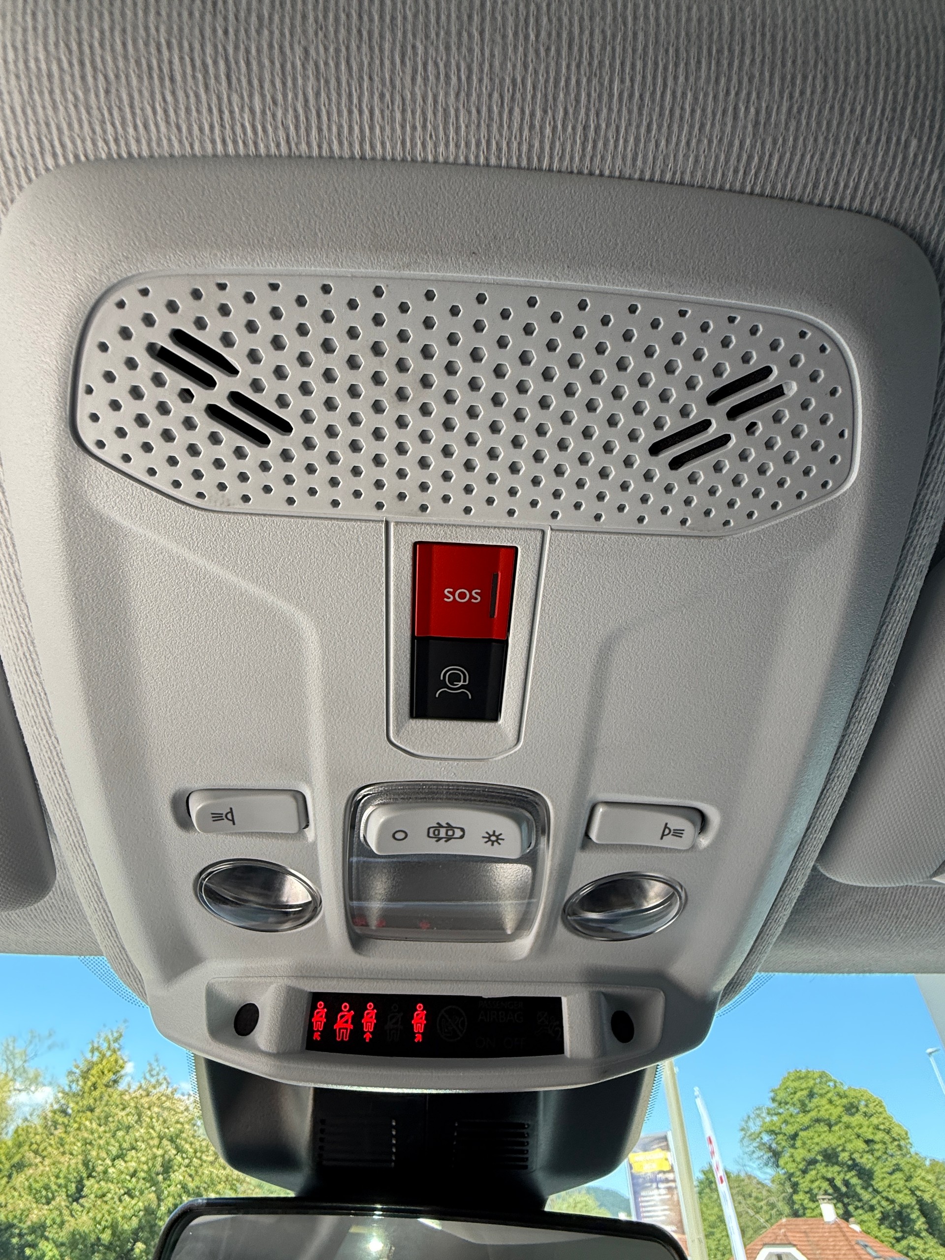 PEUGEOT 208 1.2 PureTech Style-image-10
