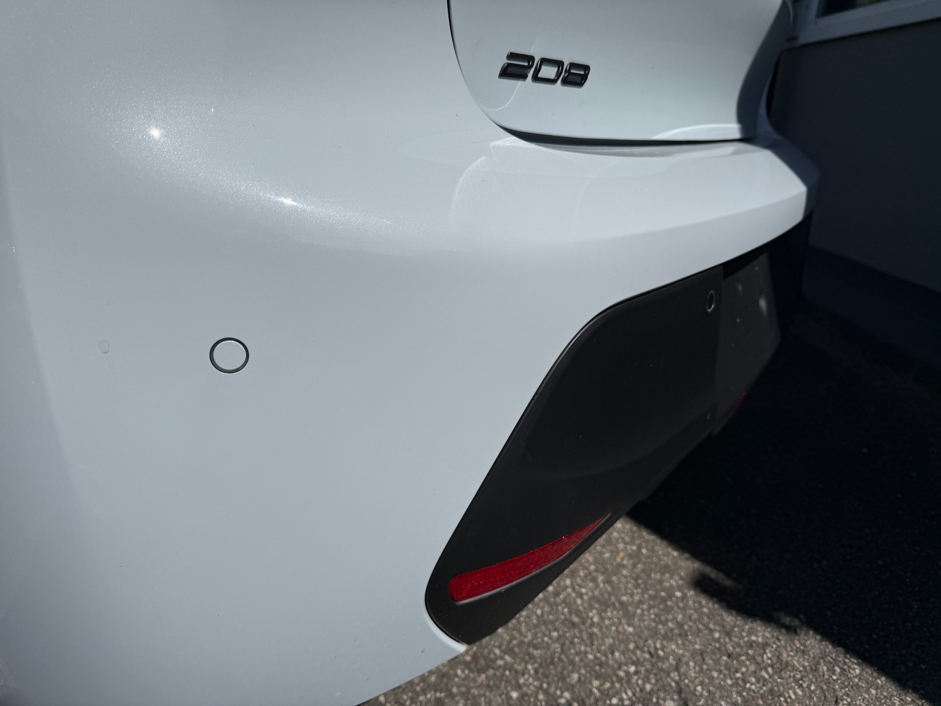 PEUGEOT 208 1.2 PureTech Style-image-3