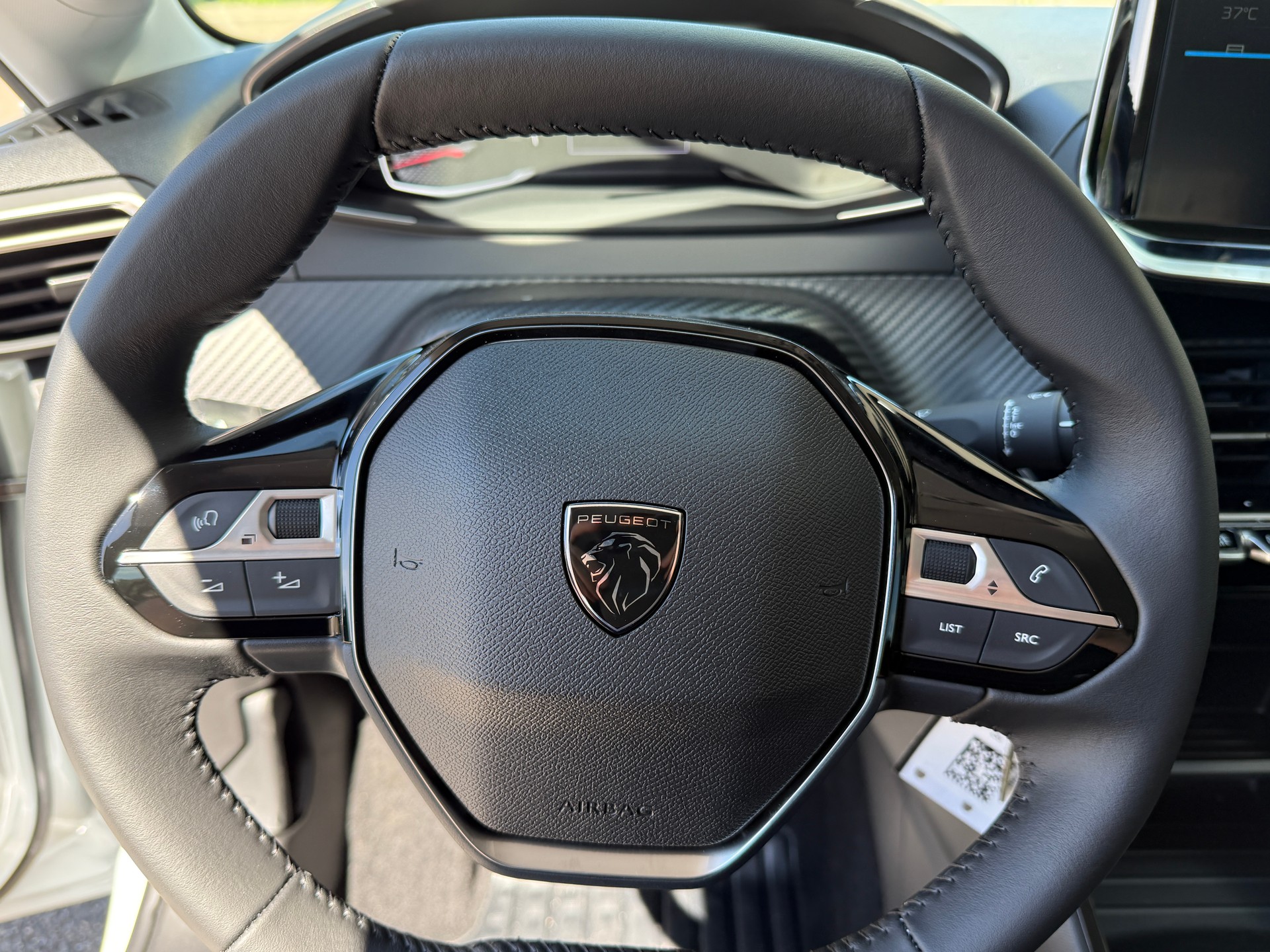 PEUGEOT 208 1.2 PureTech Style-image-12
