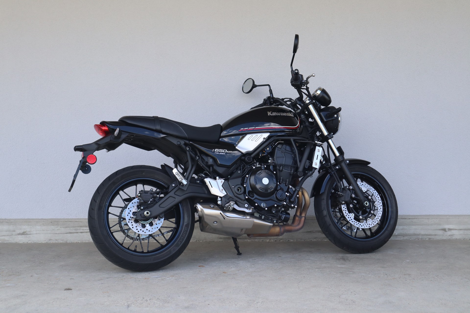 KAWASAKI Z 650 RS-showroom-element-2