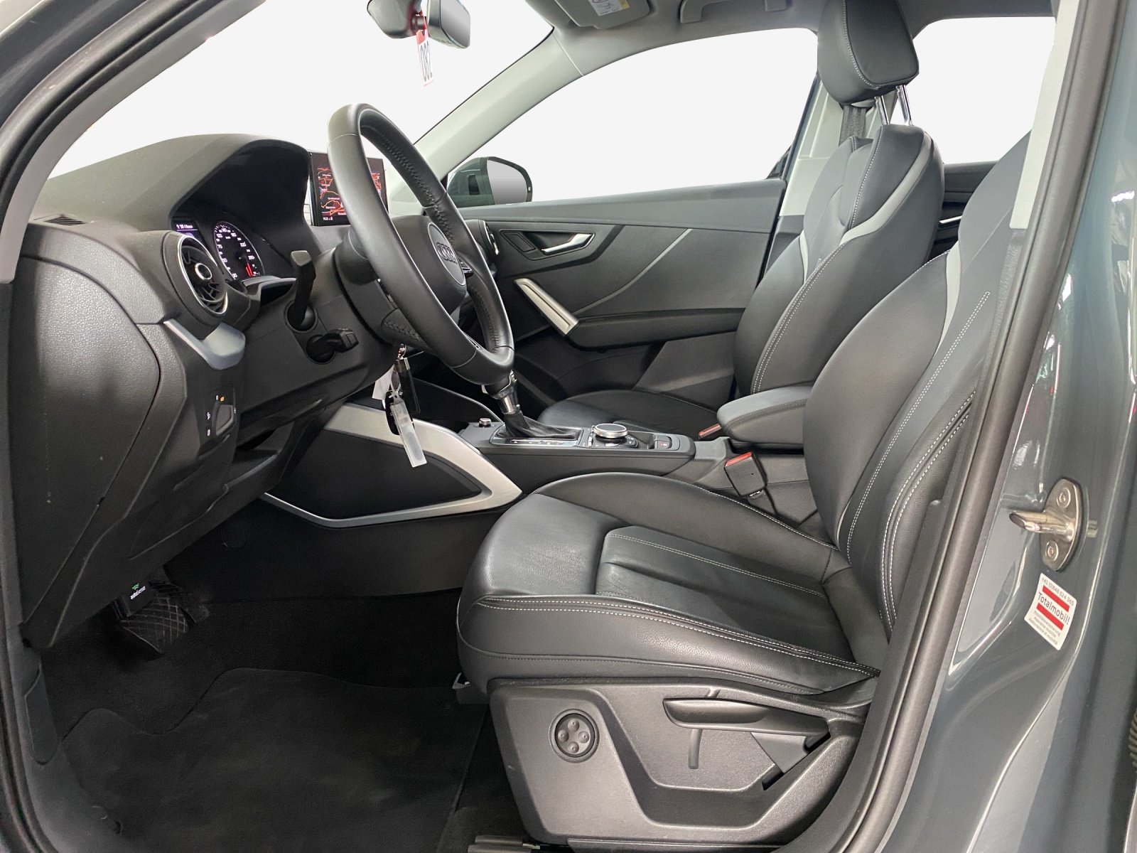 AUDI Q2 35 TFSI Design S-tronic-image-7