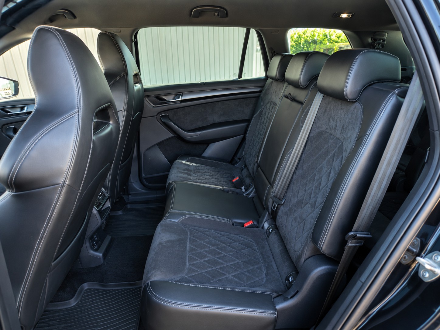 SKODA Kodiaq 2.0 TDI CR Sport Line 4x4 DSG-image-9