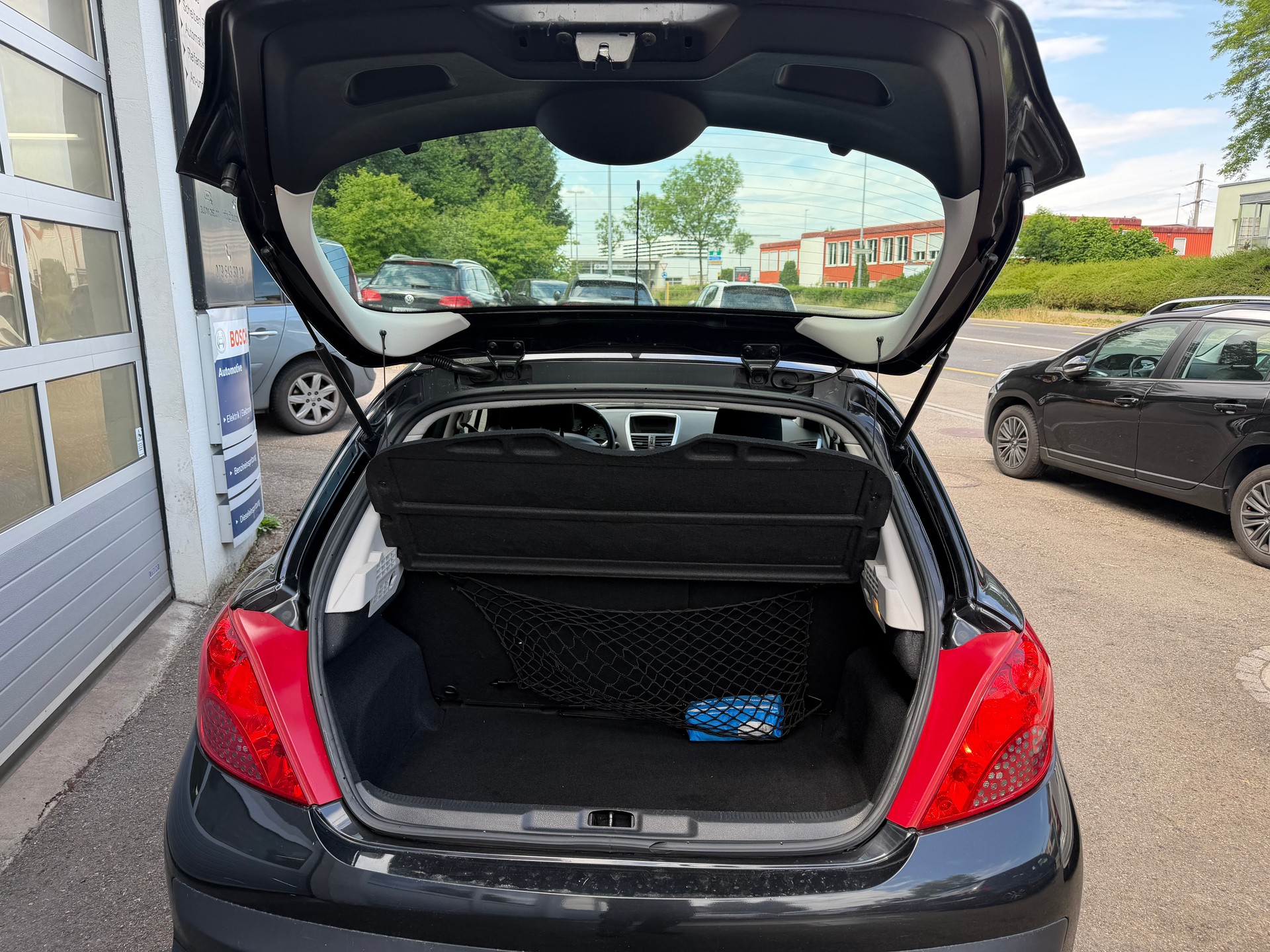 PEUGEOT 207 1.4 16V XS-image-9