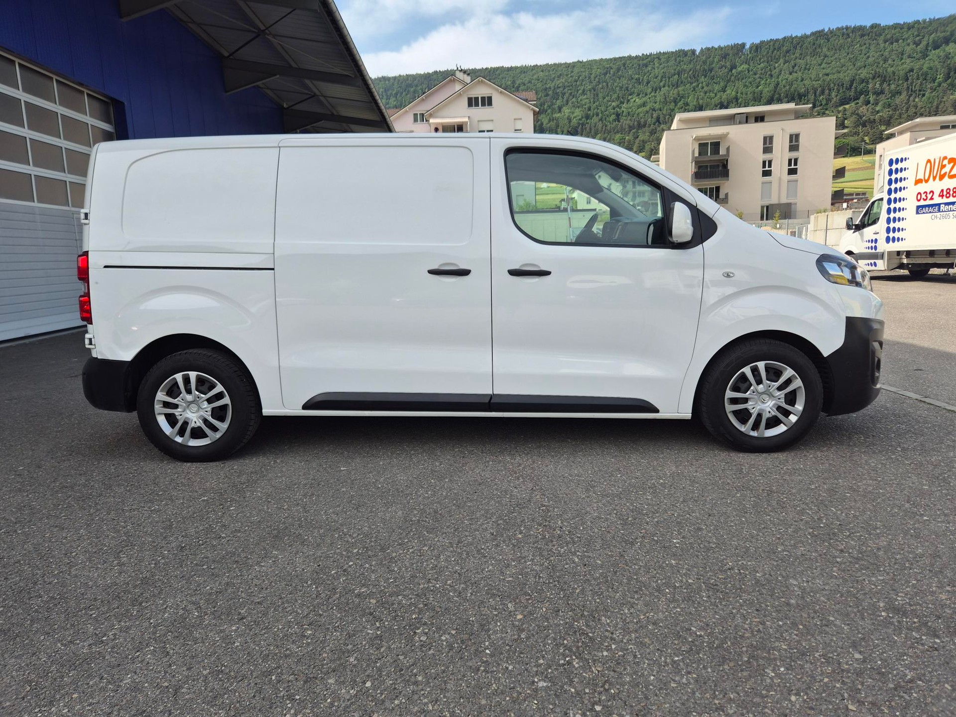 CITROEN 2.0 BlueHDi 120 Komfort-image-4