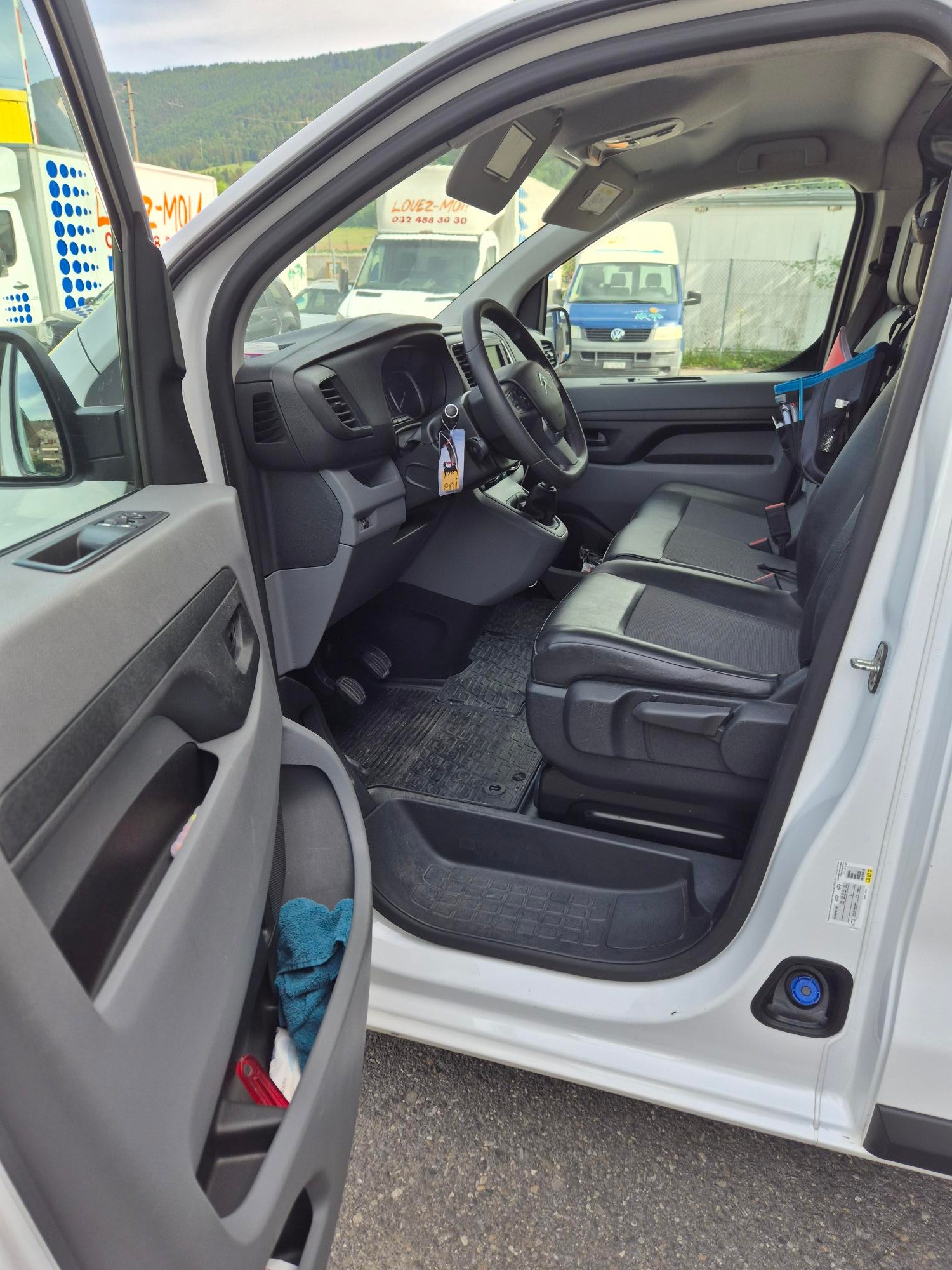 CITROEN 2.0 BlueHDi 120 Komfort-image-8