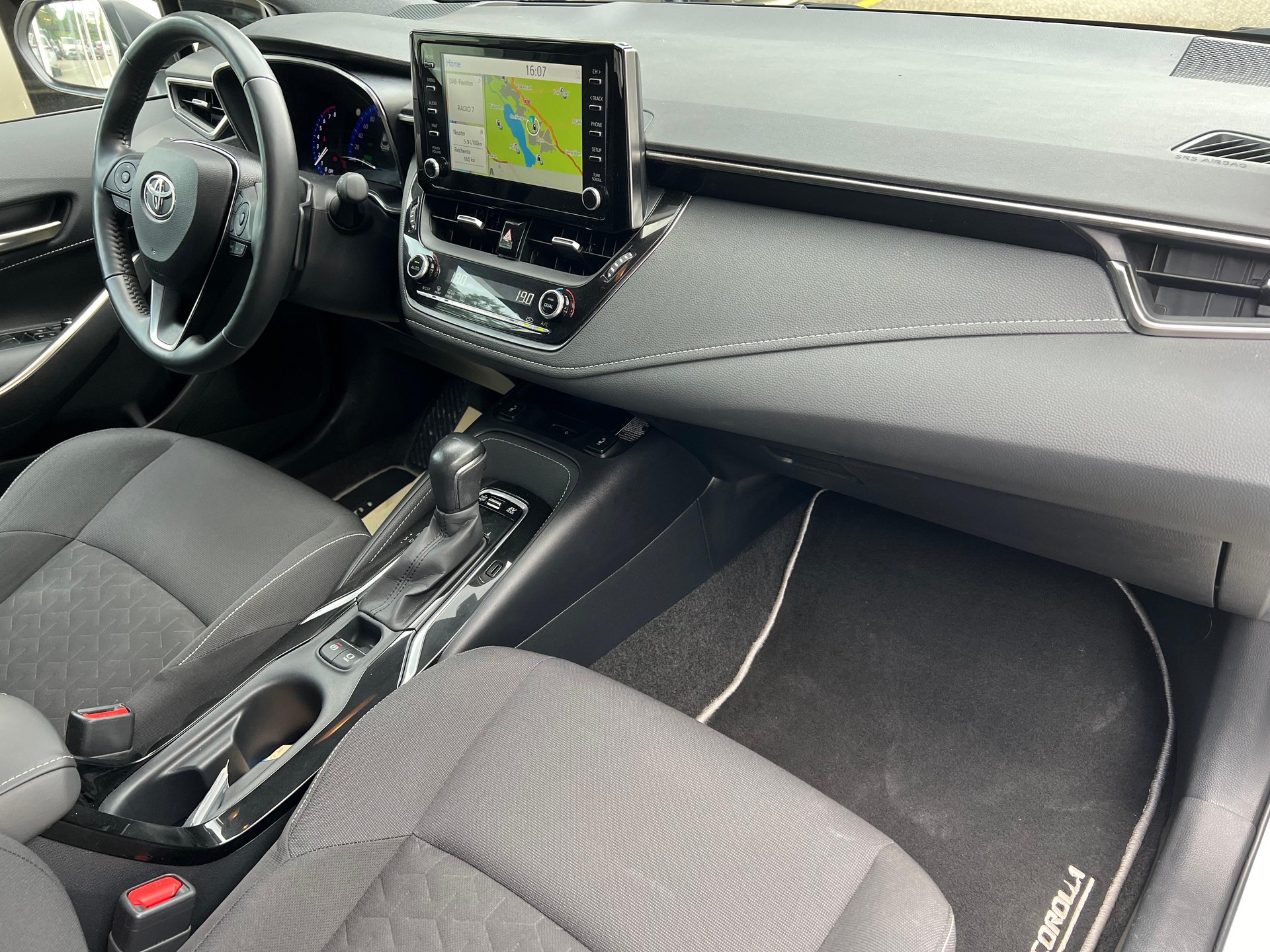 TOYOTA Corolla 2.0 HSD Trend-image-12