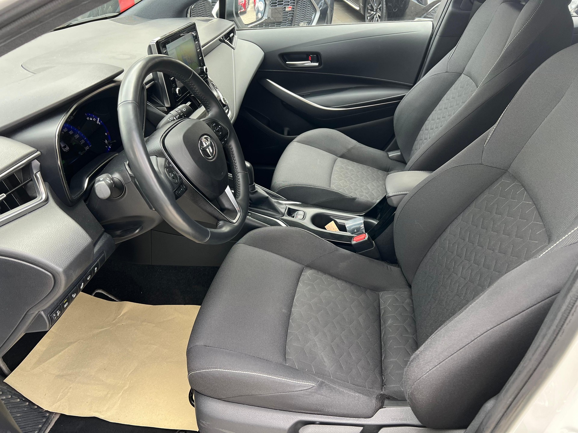 TOYOTA Corolla 2.0 HSD Trend-image-8